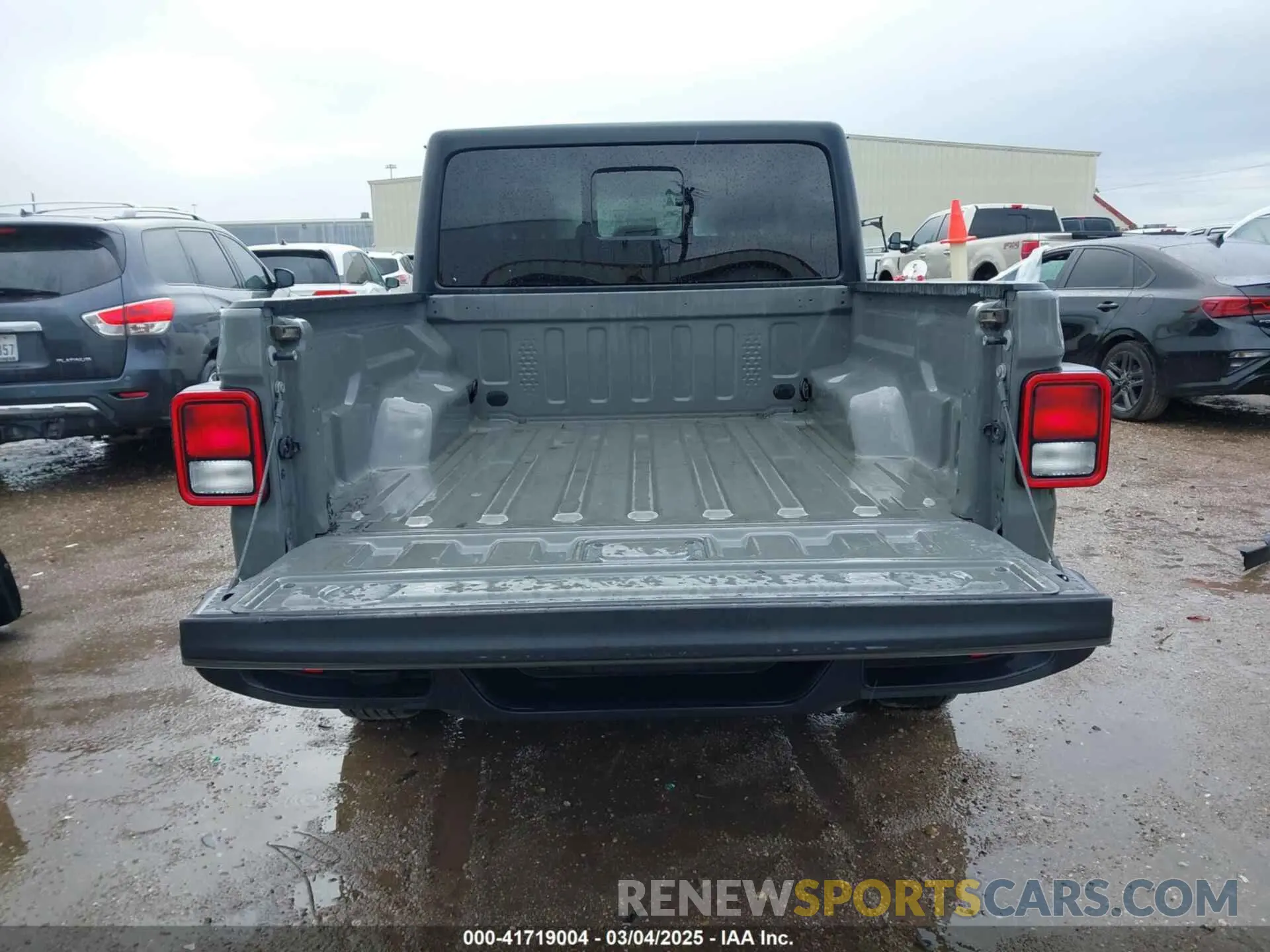 13 Photograph of a damaged car 1C6HJTAG3PL523140 JEEP GLADIATOR 2023