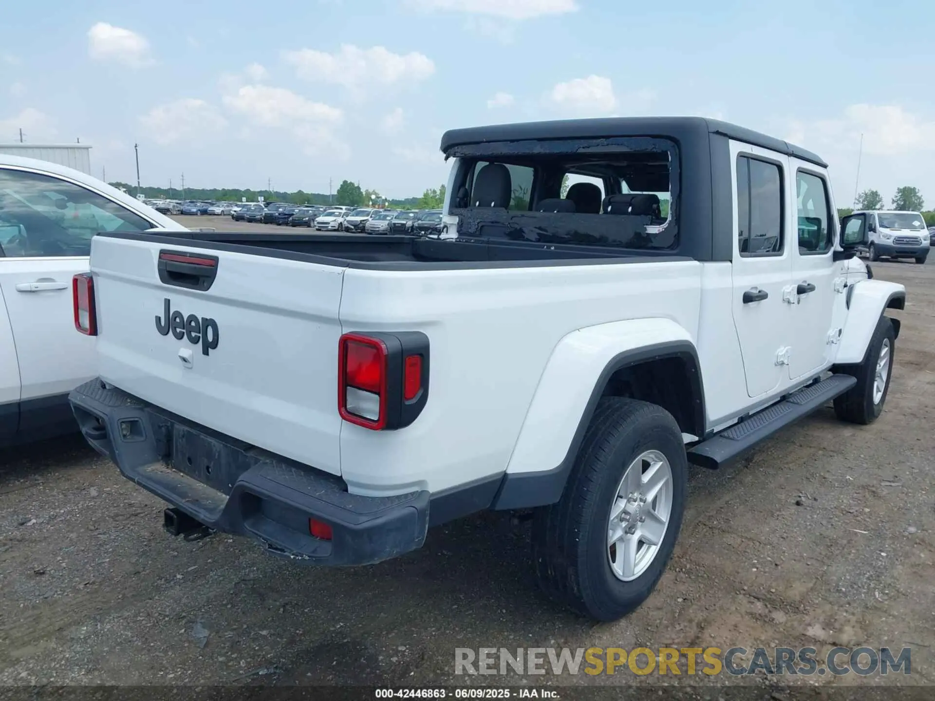 4 Photograph of a damaged car 1C6HJTAG3PL532694 JEEP GLADIATOR 2023
