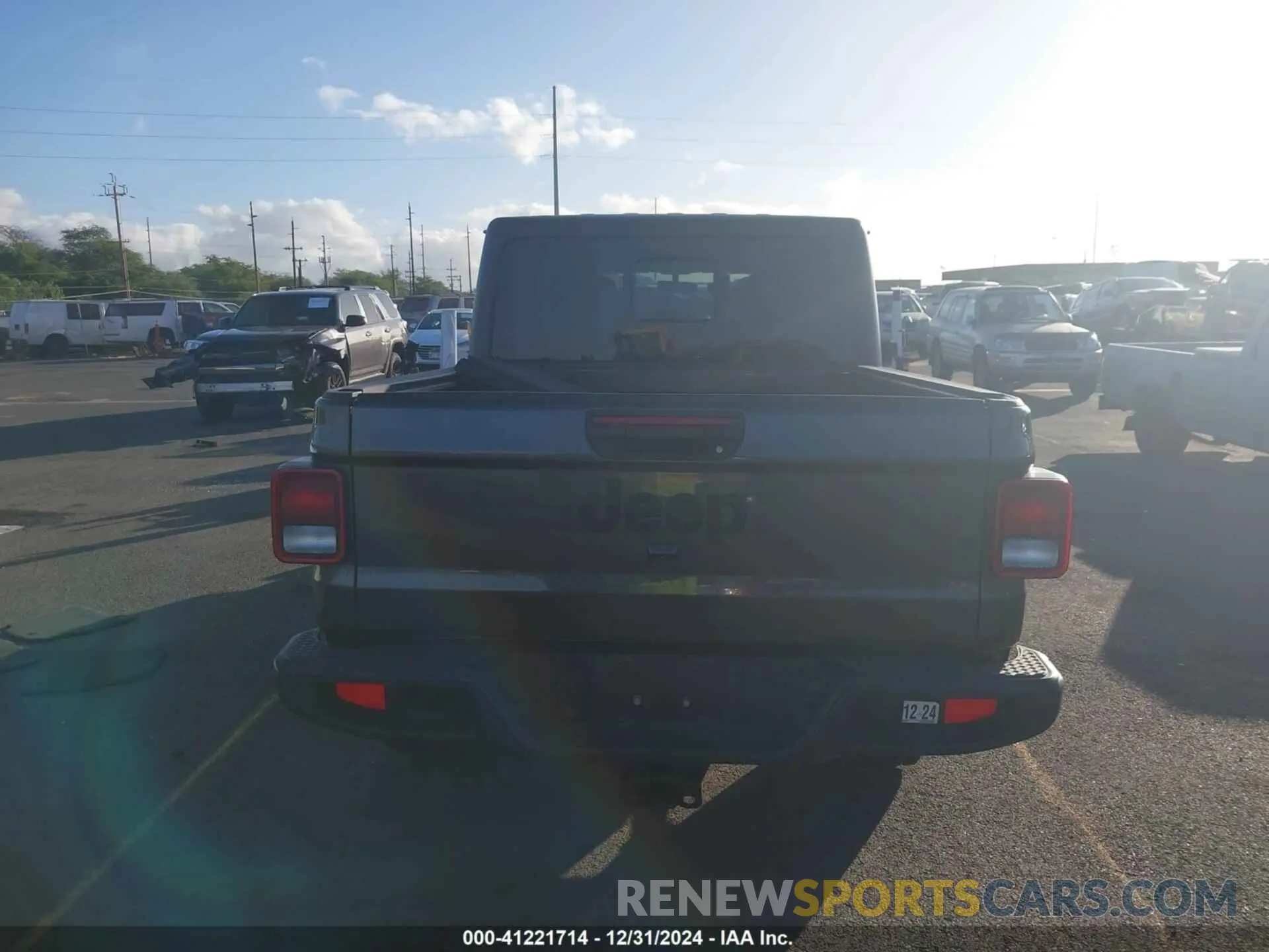 16 Photograph of a damaged car 1C6HJTAG4PL507092 JEEP GLADIATOR 2023