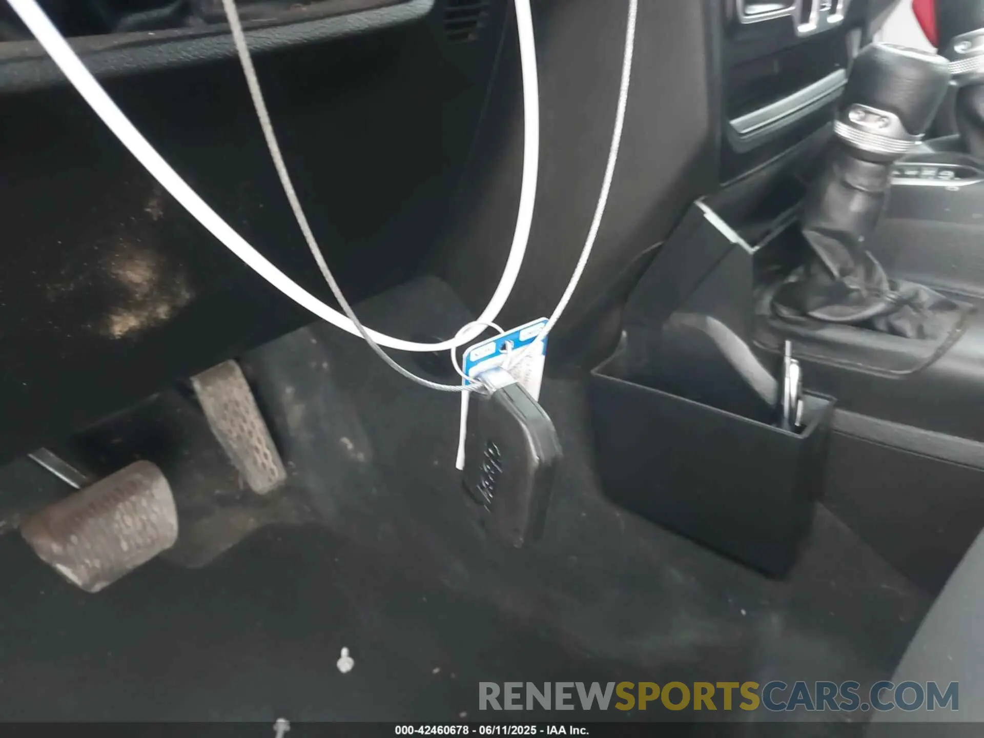 11 Photograph of a damaged car 1C6HJTAG4PL529559 JEEP GLADIATOR 2023