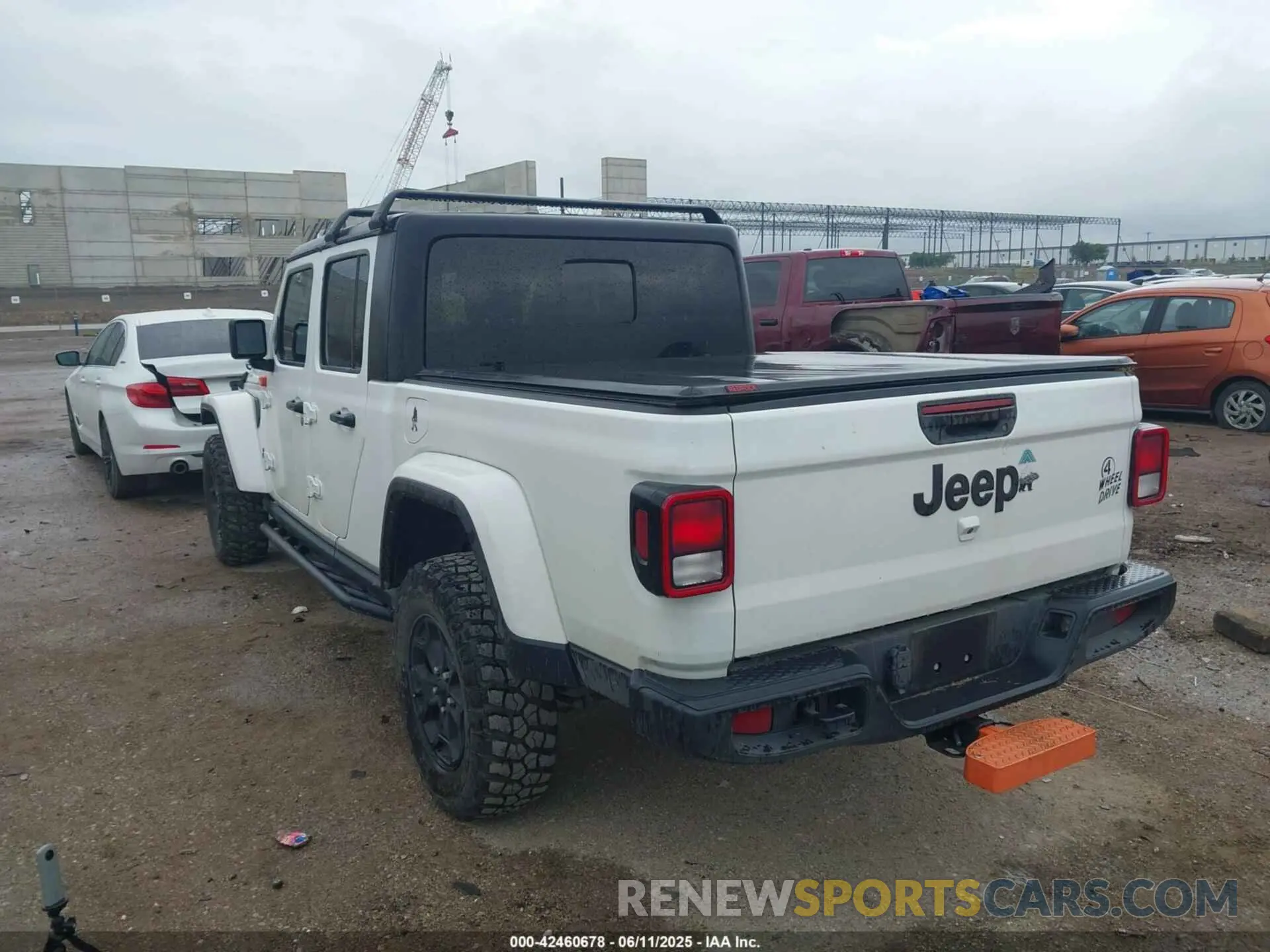 3 Photograph of a damaged car 1C6HJTAG4PL529559 JEEP GLADIATOR 2023