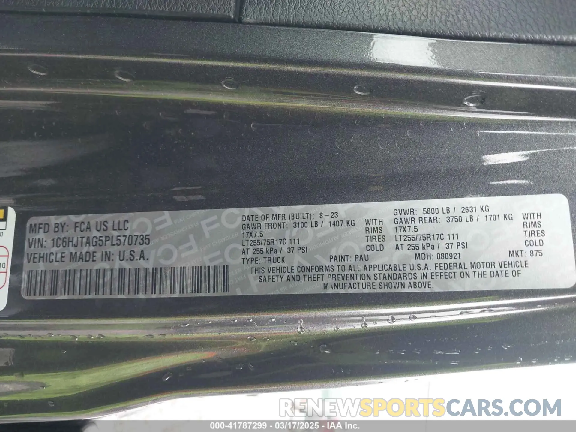 9 Photograph of a damaged car 1C6HJTAG5PL570735 JEEP GLADIATOR 2023