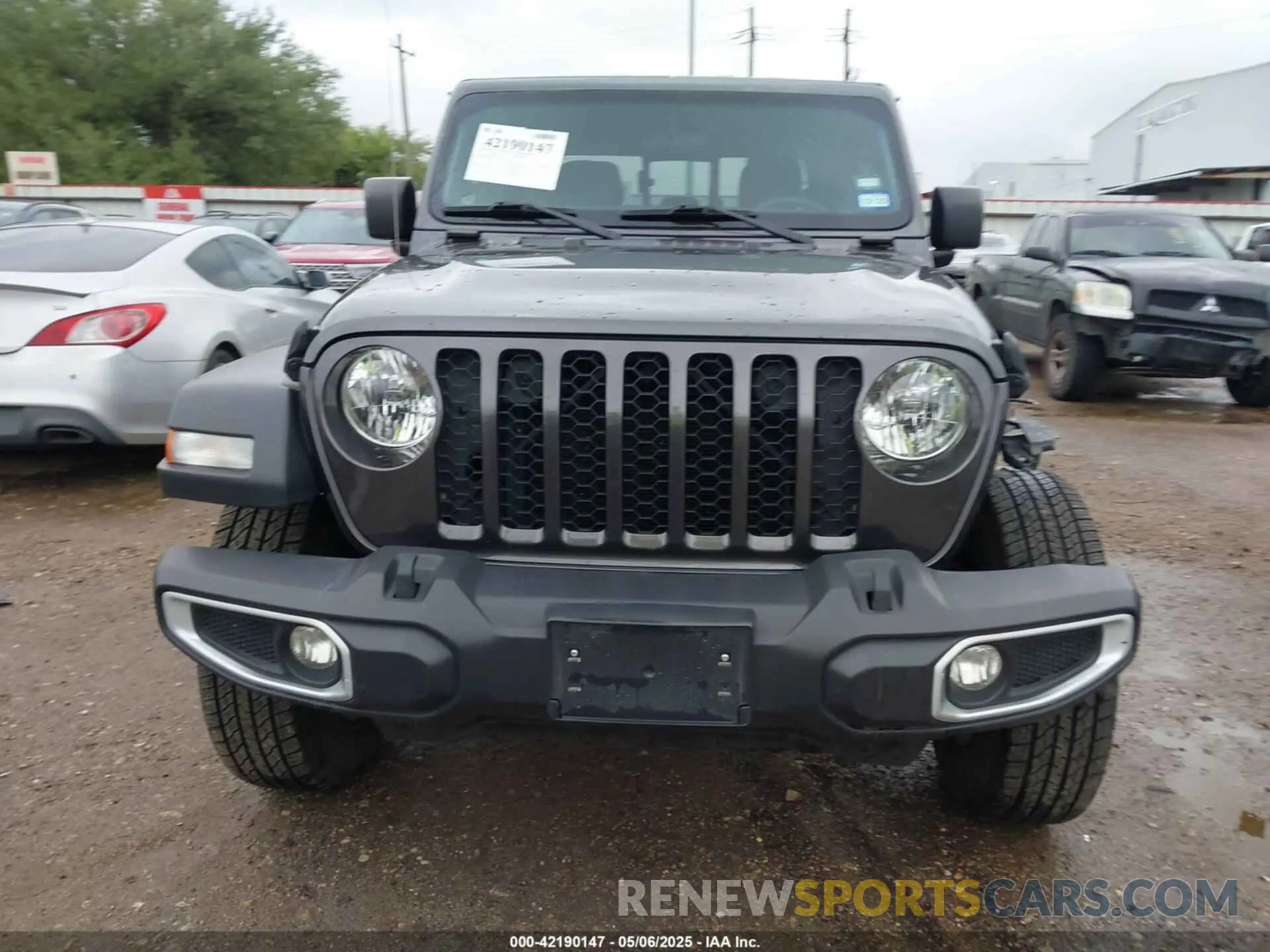 13 Photograph of a damaged car 1C6HJTAG6PL524105 JEEP GLADIATOR 2023