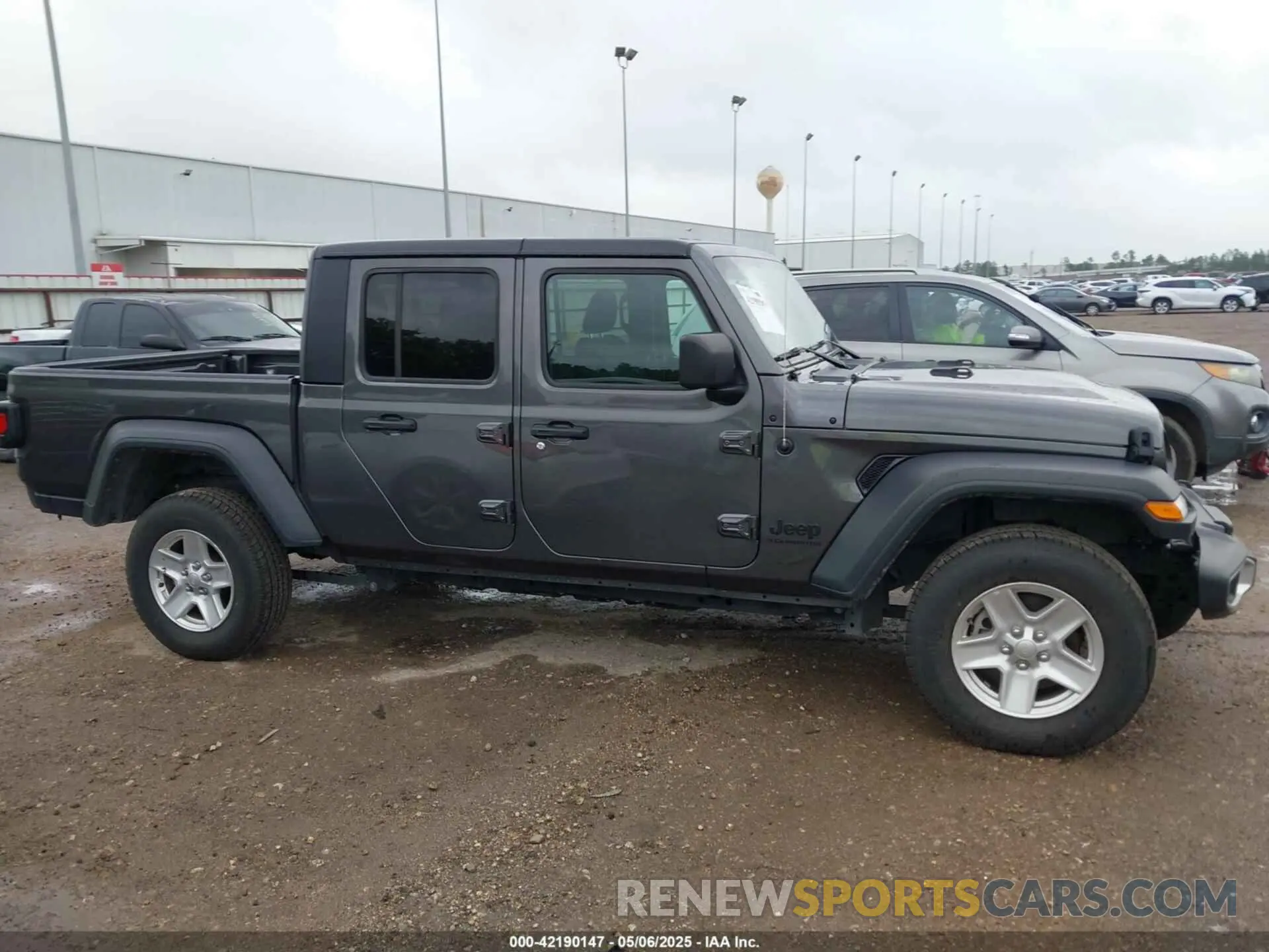 14 Photograph of a damaged car 1C6HJTAG6PL524105 JEEP GLADIATOR 2023