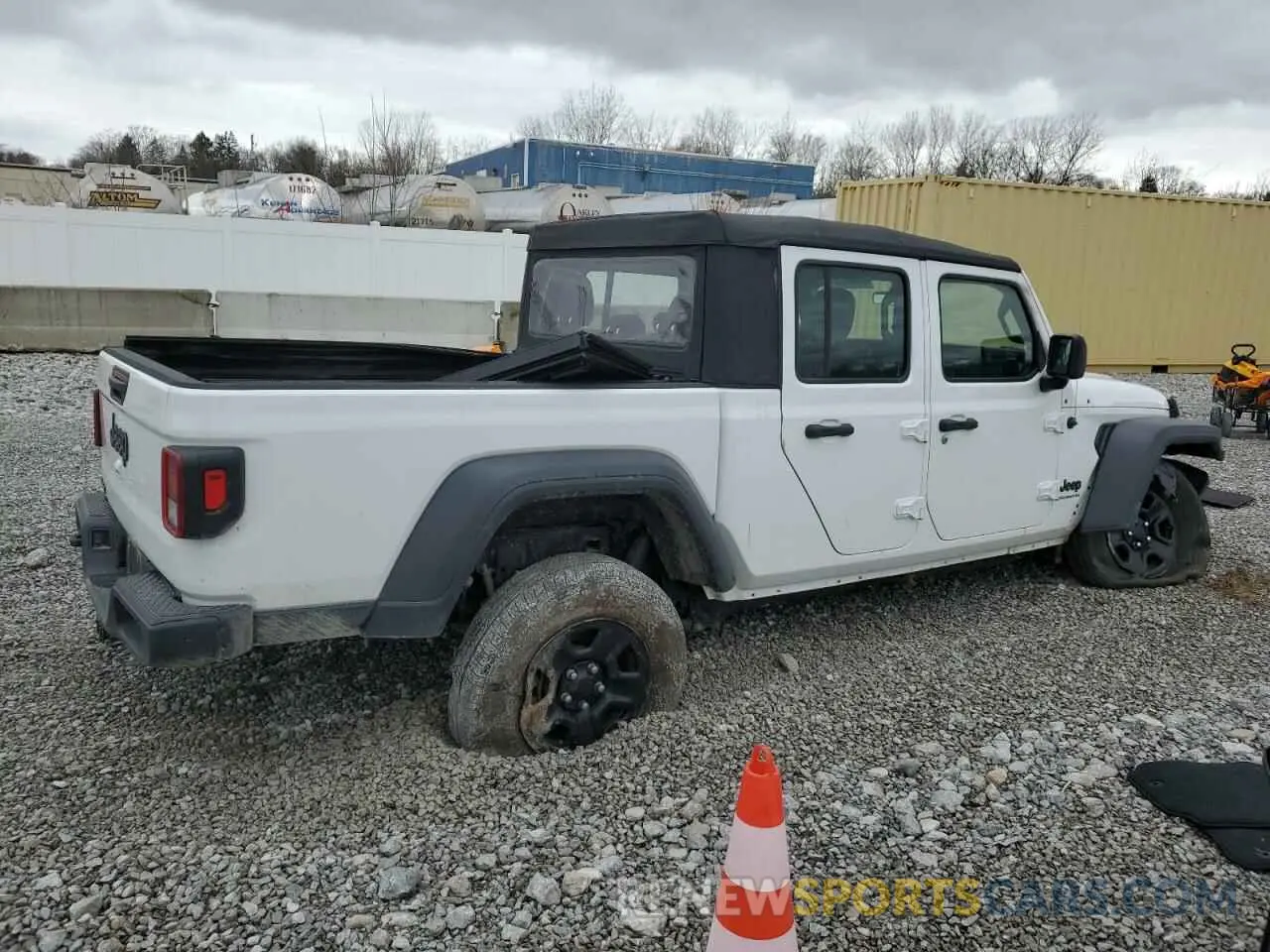 3 Photograph of a damaged car 1C6HJTAG6PL550171 JEEP GLADIATOR 2023