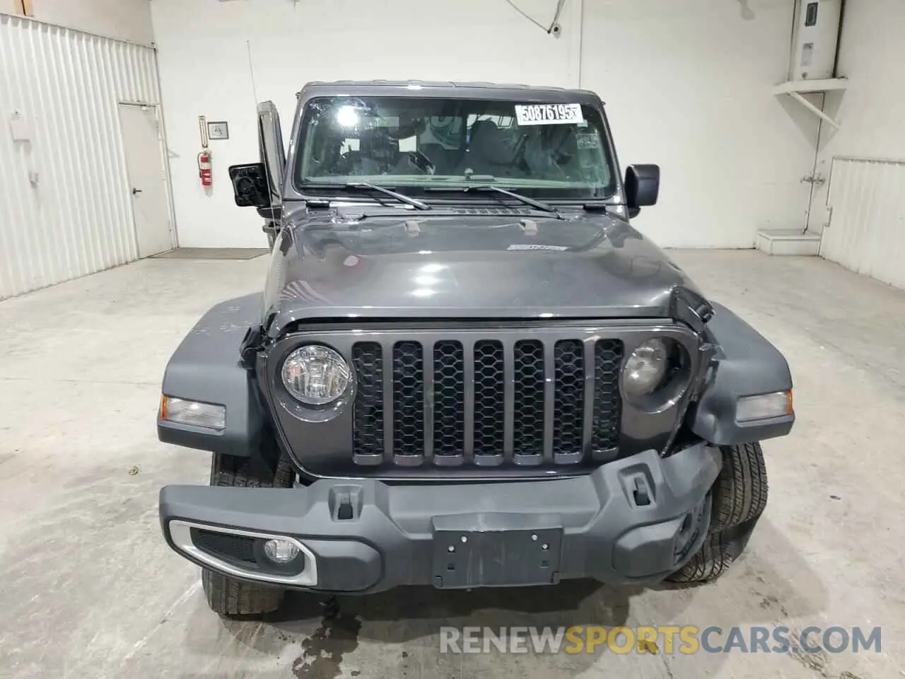 5 Photograph of a damaged car 1C6HJTAG6PL584627 JEEP GLADIATOR 2023