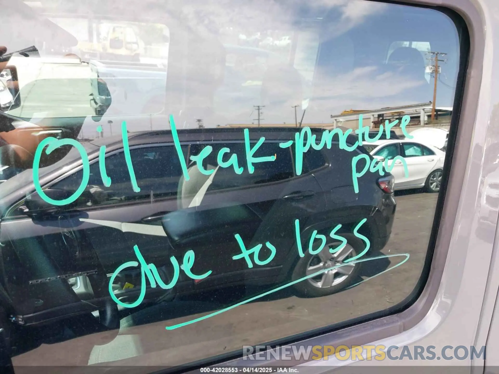 12 Photograph of a damaged car 1C6HJTAG7PL540765 JEEP GLADIATOR 2023