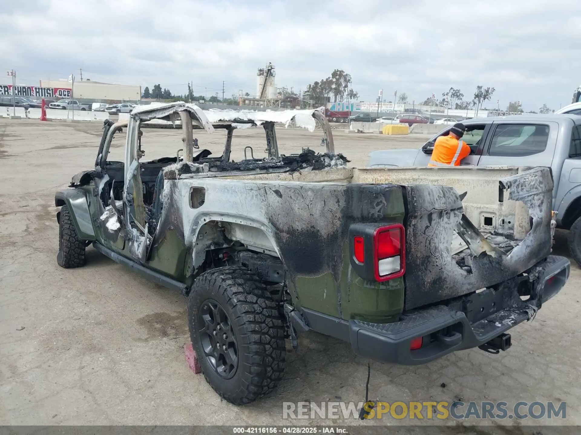 3 Photograph of a damaged car 1C6HJTAG7PL582515 JEEP GLADIATOR 2023