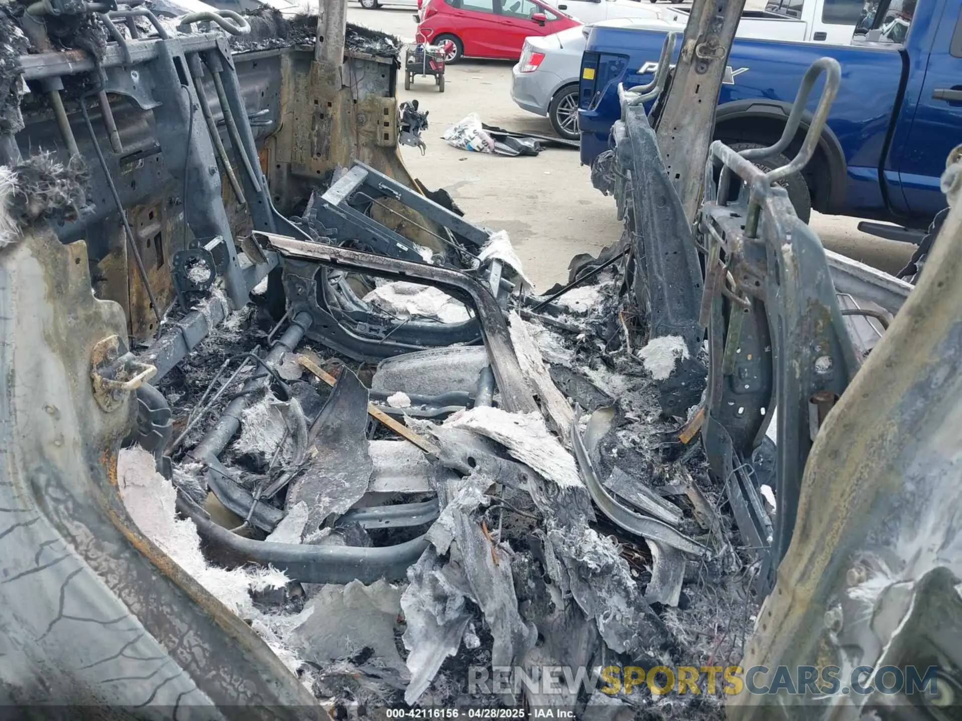 8 Photograph of a damaged car 1C6HJTAG7PL582515 JEEP GLADIATOR 2023