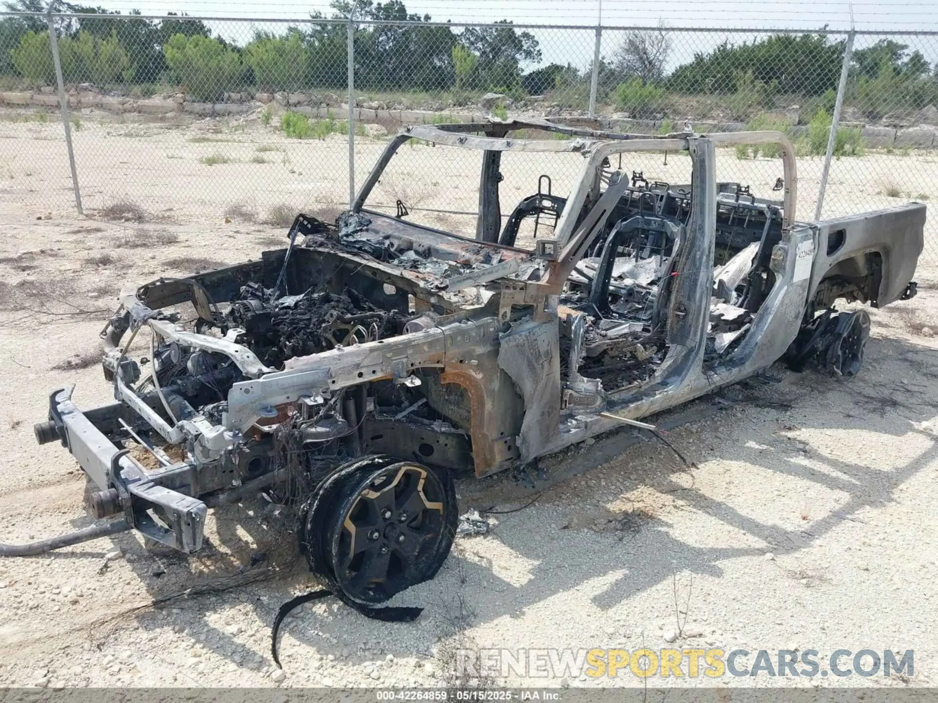 2 Photograph of a damaged car 1C6HJTAG8PL558868 JEEP GLADIATOR 2023