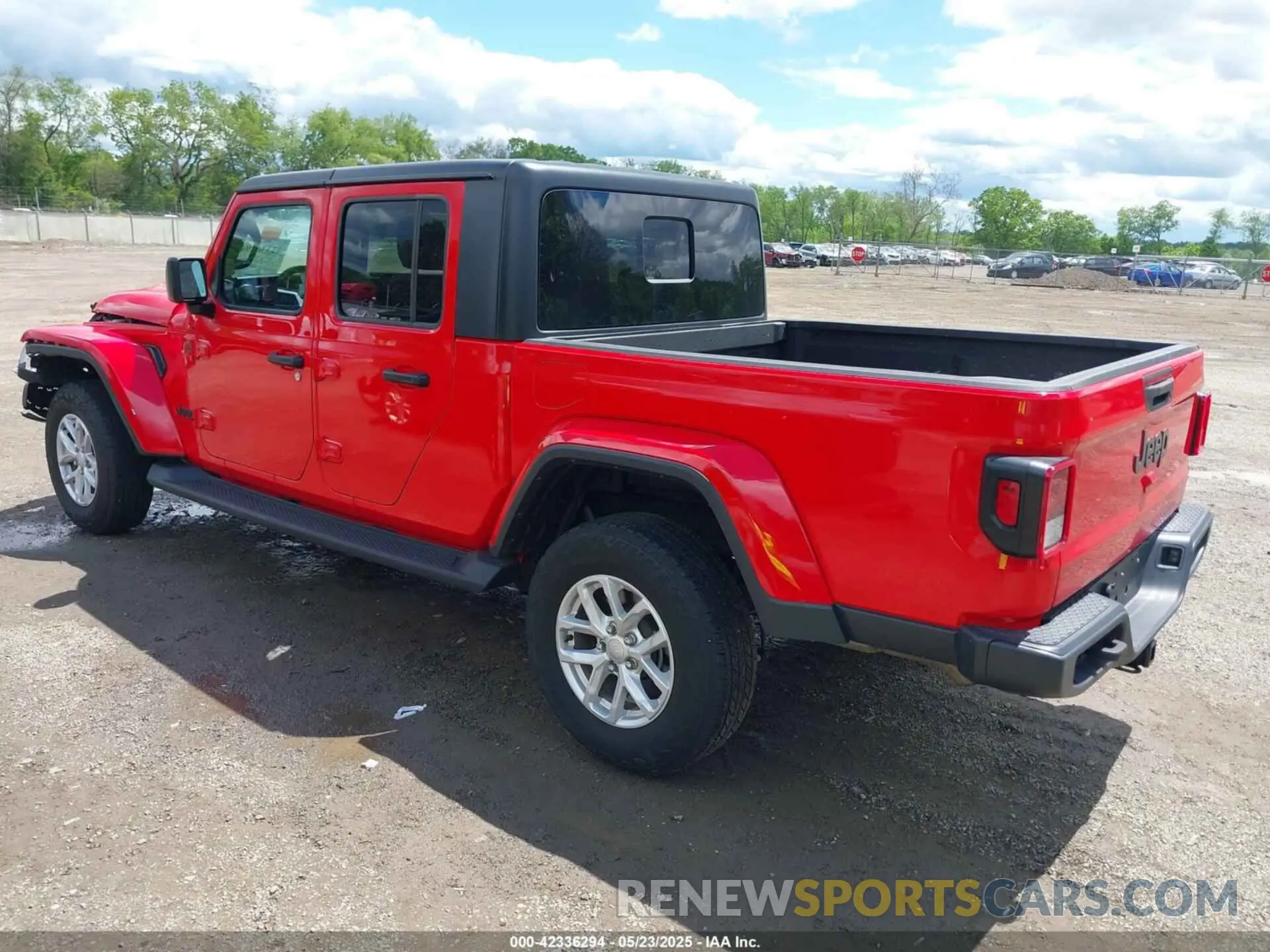 3 Photograph of a damaged car 1C6HJTAG8PL572270 JEEP GLADIATOR 2023