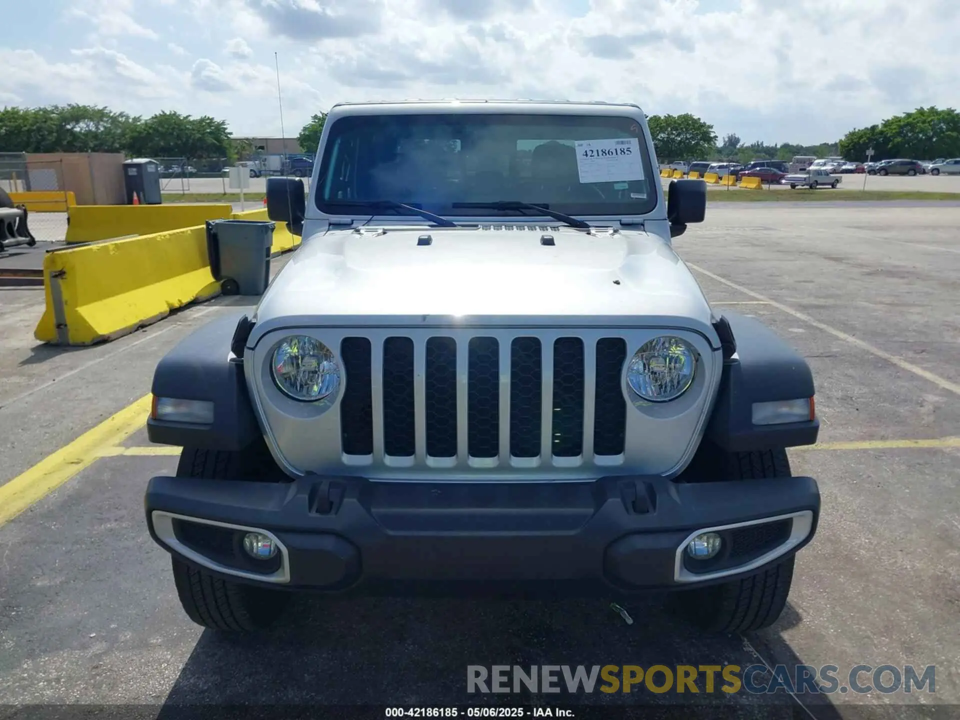 12 Photograph of a damaged car 1C6HJTAG9PL522977 JEEP GLADIATOR 2023