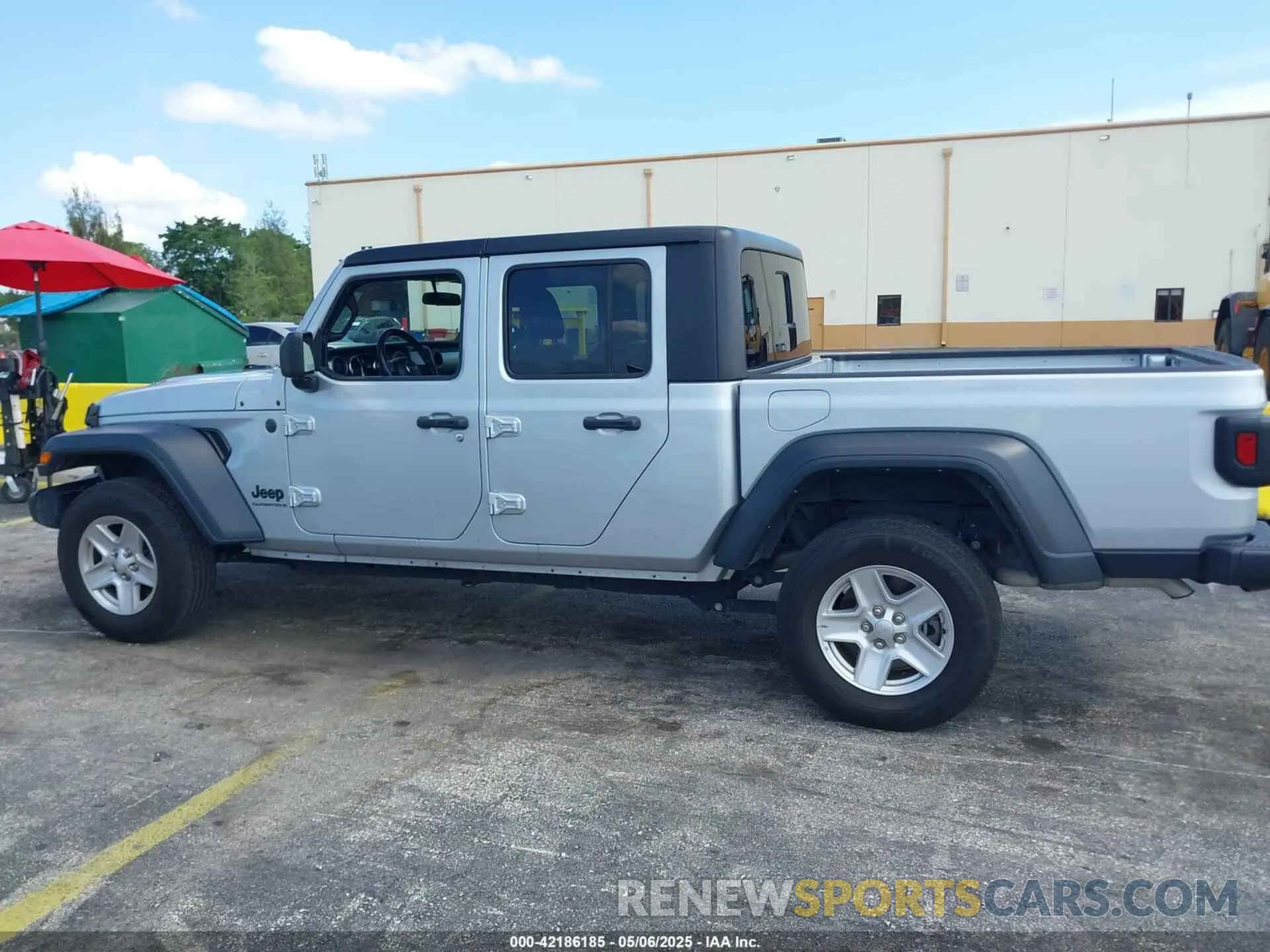 14 Photograph of a damaged car 1C6HJTAG9PL522977 JEEP GLADIATOR 2023