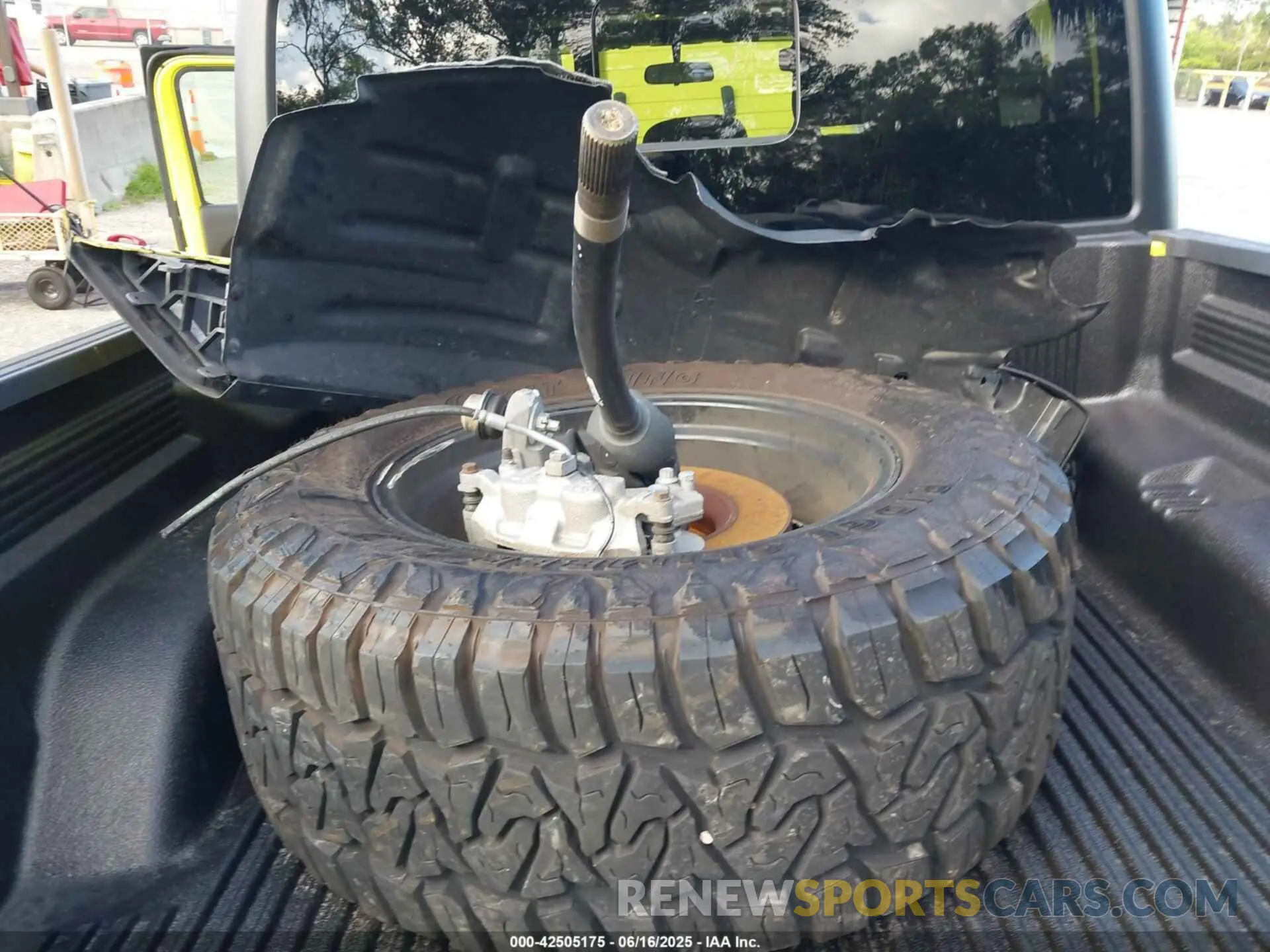 12 Photograph of a damaged car 1C6HJTAG9PL561410 JEEP GLADIATOR 2023