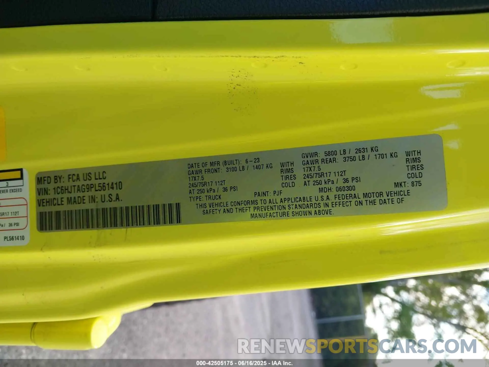 9 Photograph of a damaged car 1C6HJTAG9PL561410 JEEP GLADIATOR 2023