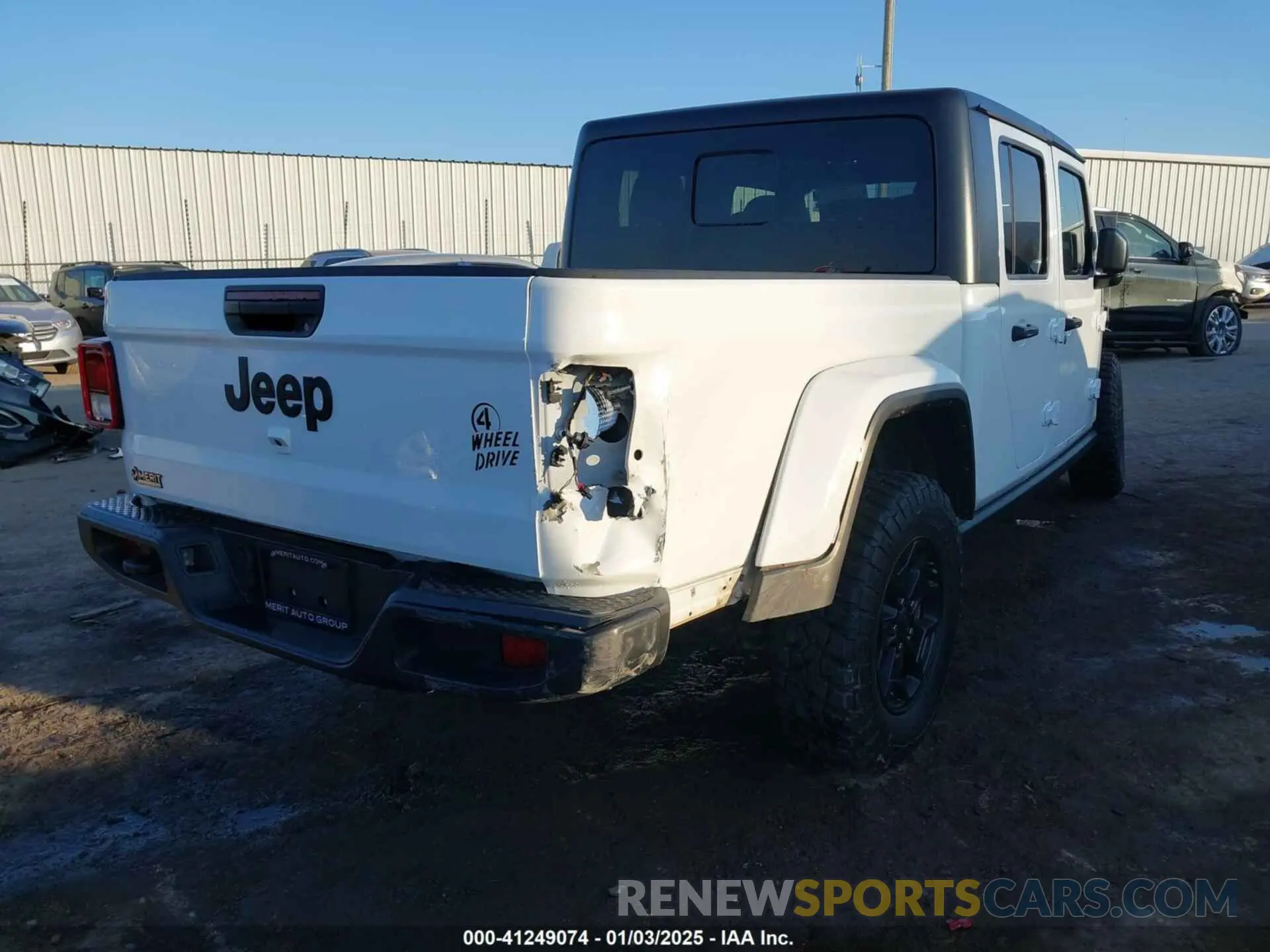 4 Photograph of a damaged car 1C6HJTAGXPL527086 JEEP GLADIATOR 2023