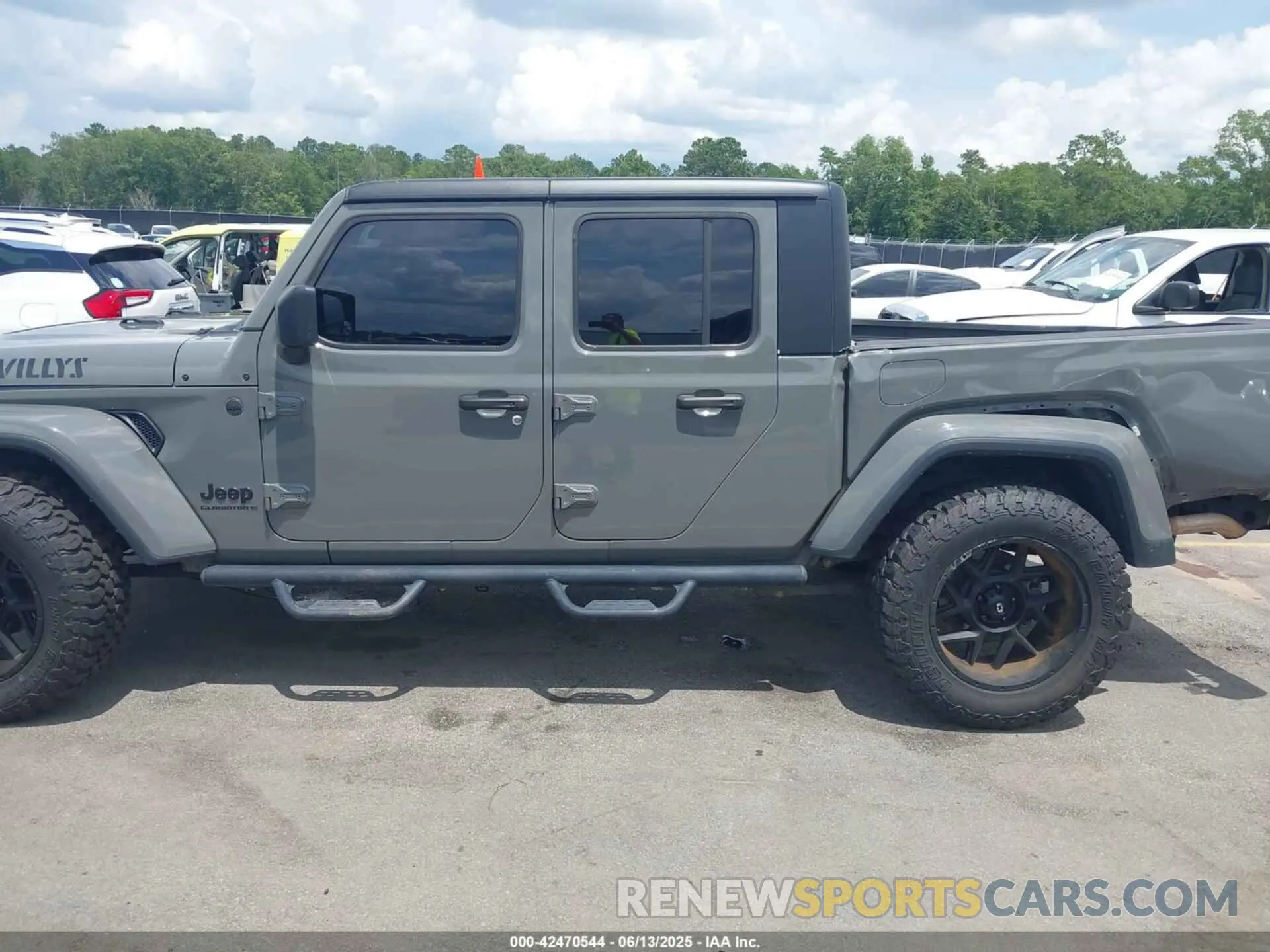 14 Photograph of a damaged car 1C6HJTAGXPL531557 JEEP GLADIATOR 2023