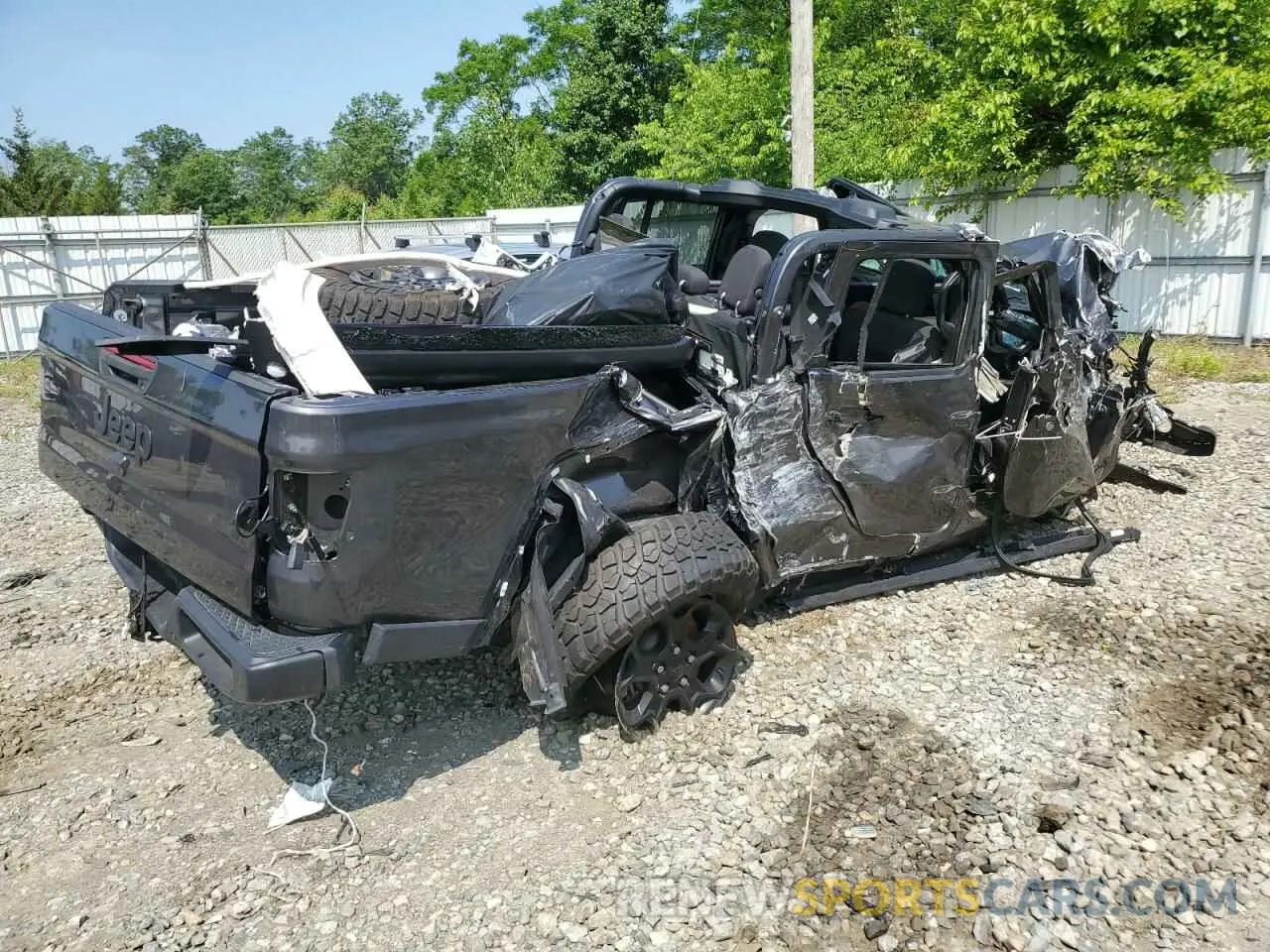 3 Photograph of a damaged car 1C6HJTAGXPL573758 JEEP GLADIATOR 2023
