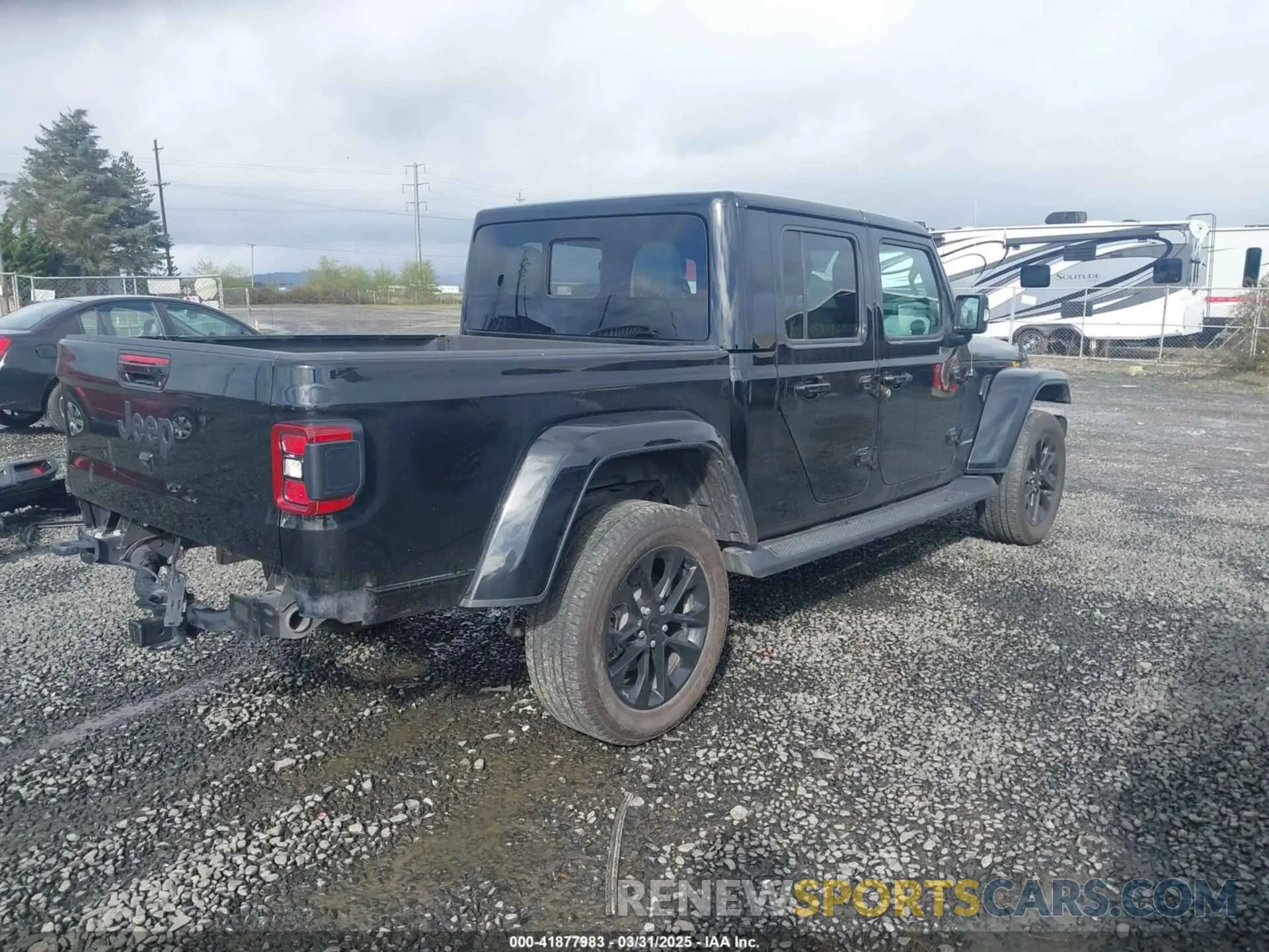 4 Photograph of a damaged car 1C6HJTFG0PL504618 JEEP GLADIATOR 2023