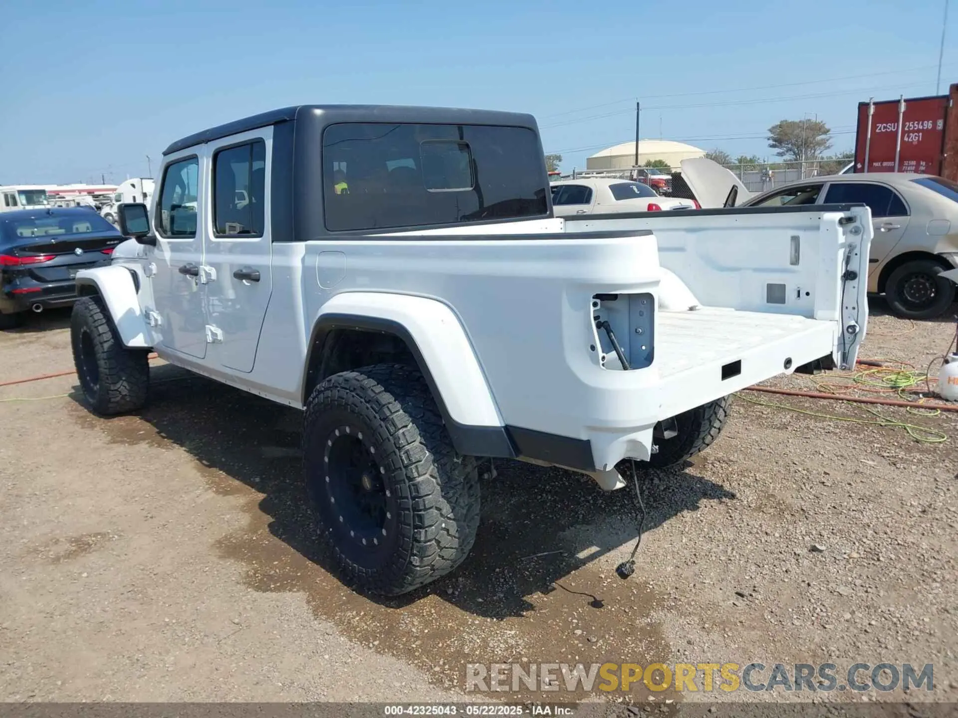 3 Photograph of a damaged car 1C6HJTFG0PL514419 JEEP GLADIATOR 2023