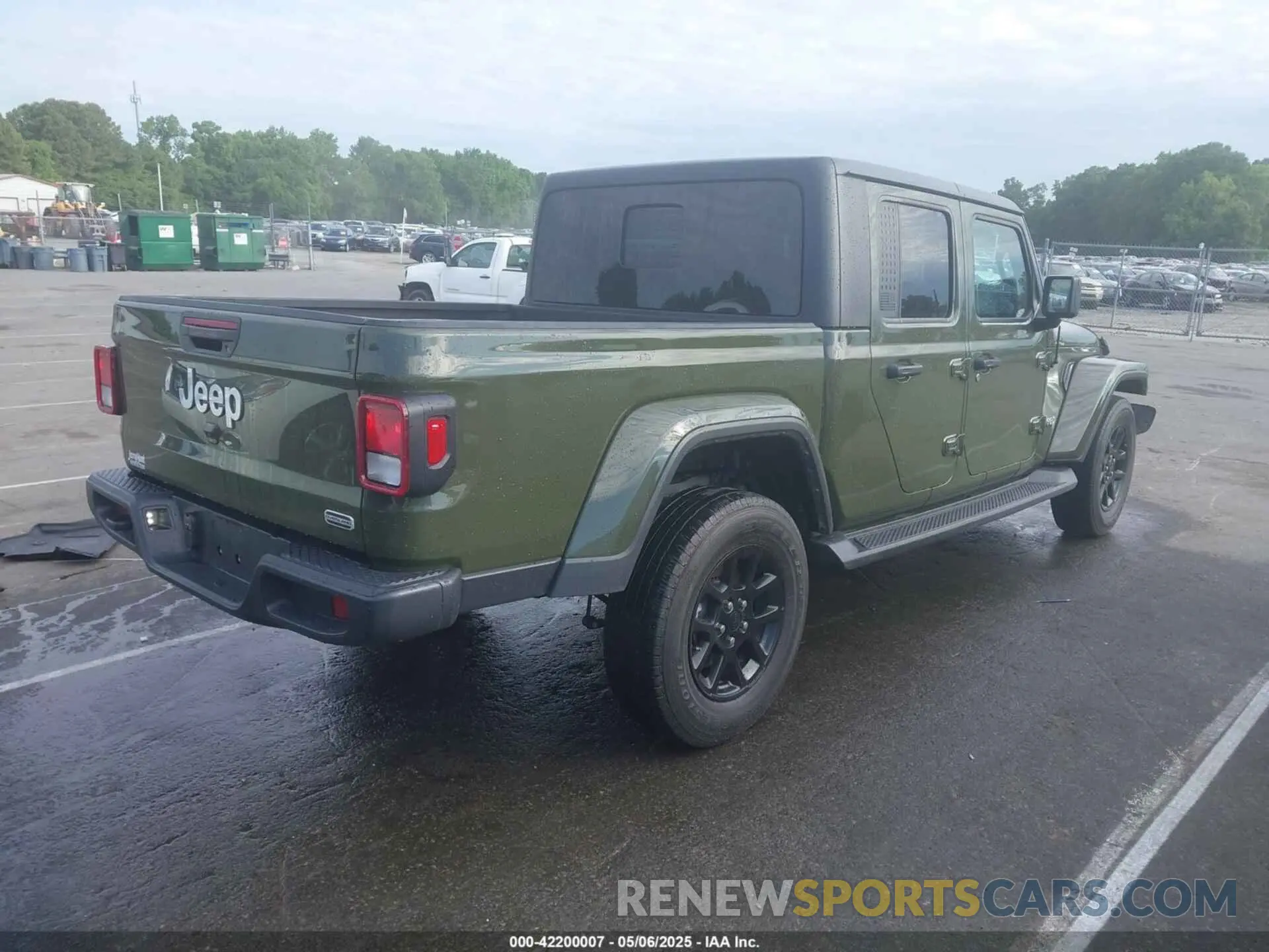 4 Photograph of a damaged car 1C6HJTFG0PL561000 JEEP GLADIATOR 2023