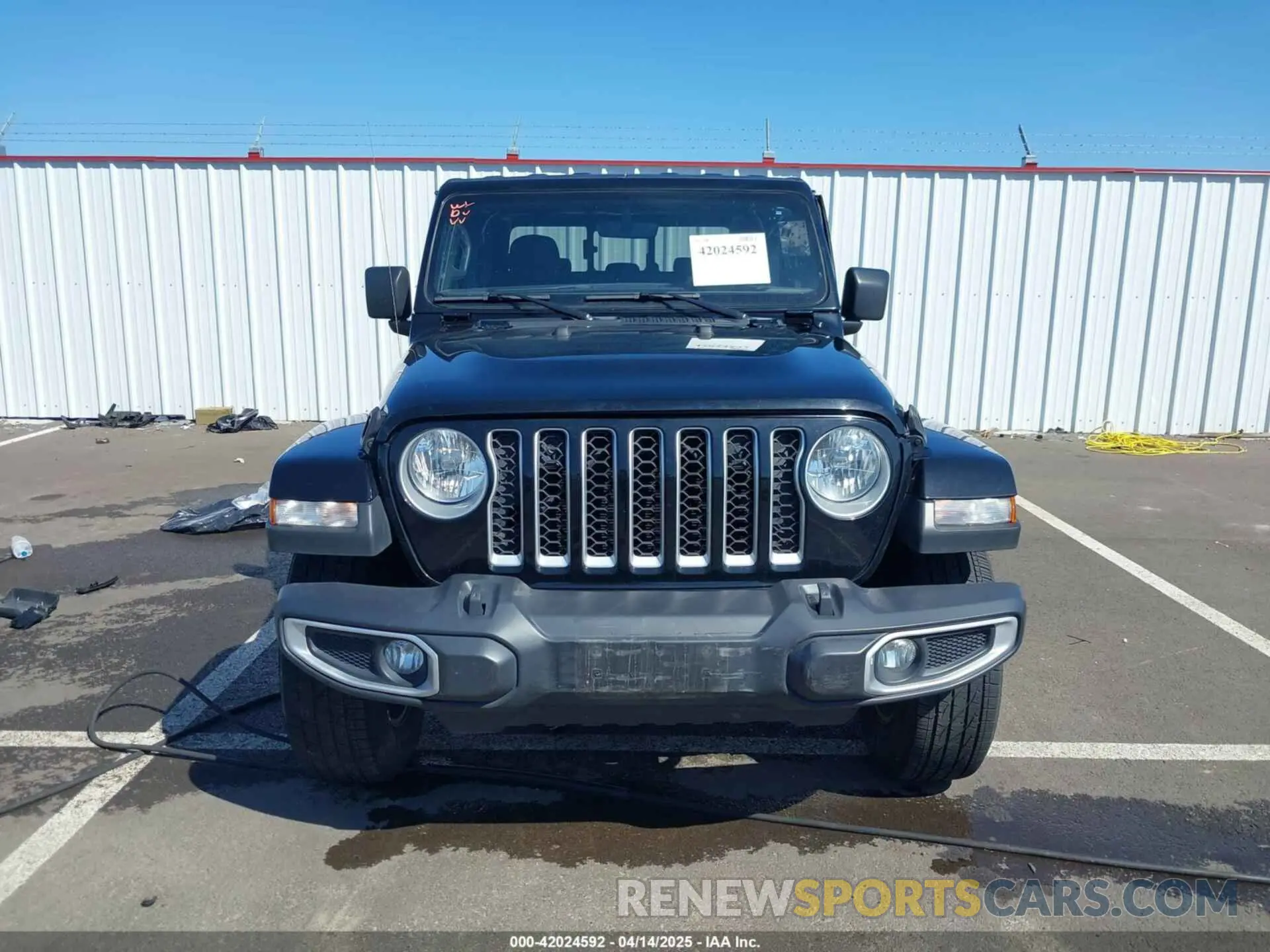 12 Photograph of a damaged car 1C6HJTFG1PL521251 JEEP GLADIATOR 2023