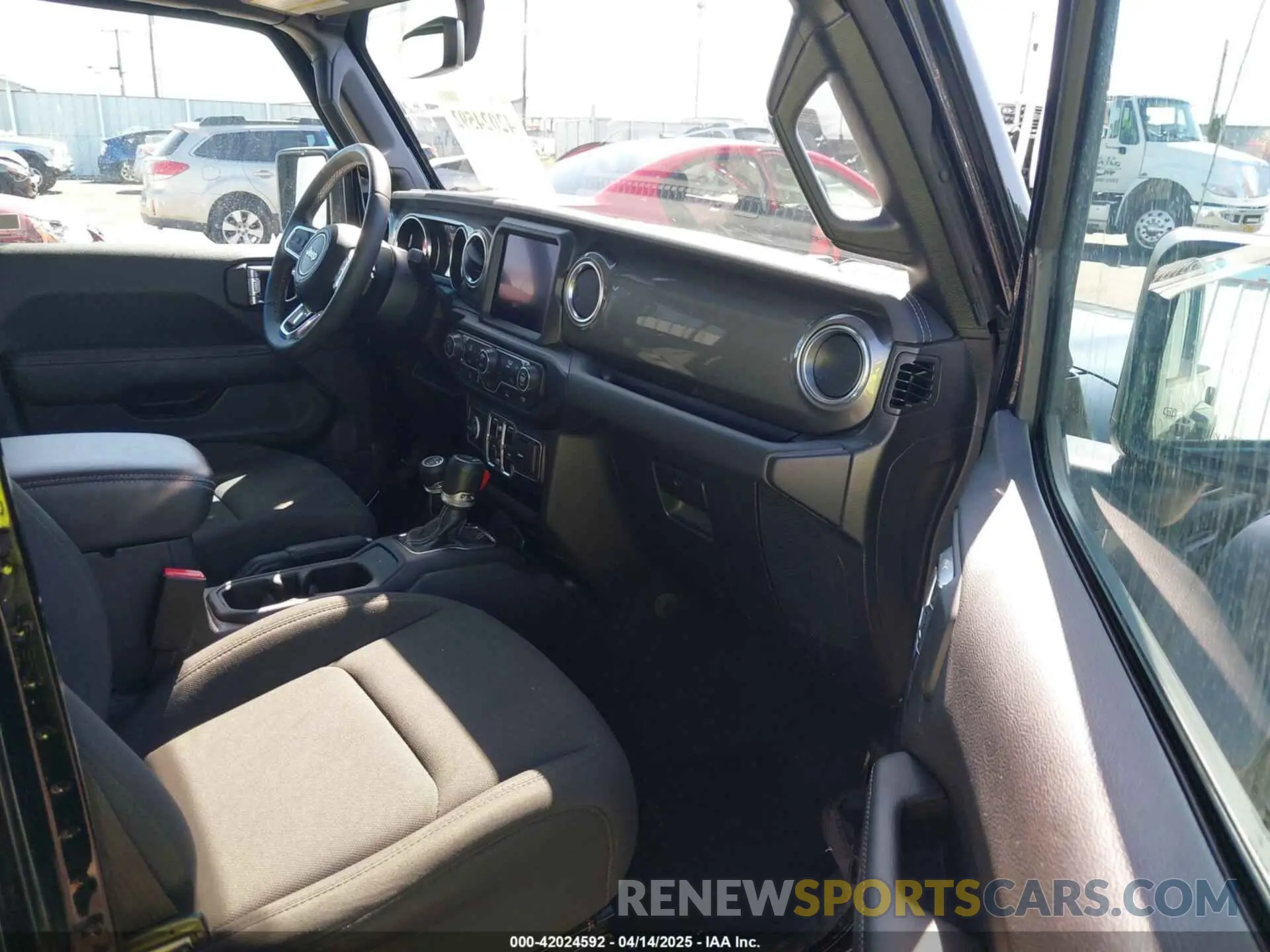 5 Photograph of a damaged car 1C6HJTFG1PL521251 JEEP GLADIATOR 2023