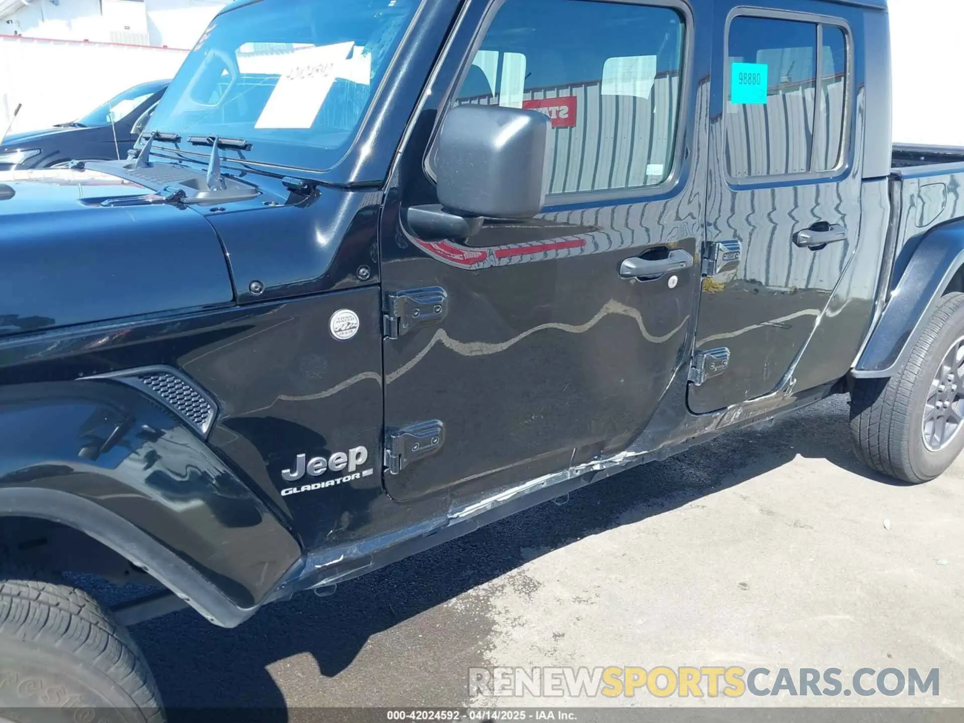6 Photograph of a damaged car 1C6HJTFG1PL521251 JEEP GLADIATOR 2023