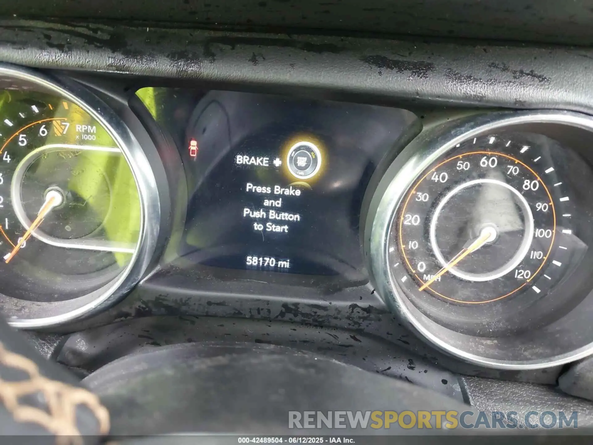 14 Photograph of a damaged car 1C6HJTFG1PL542536 JEEP GLADIATOR 2023