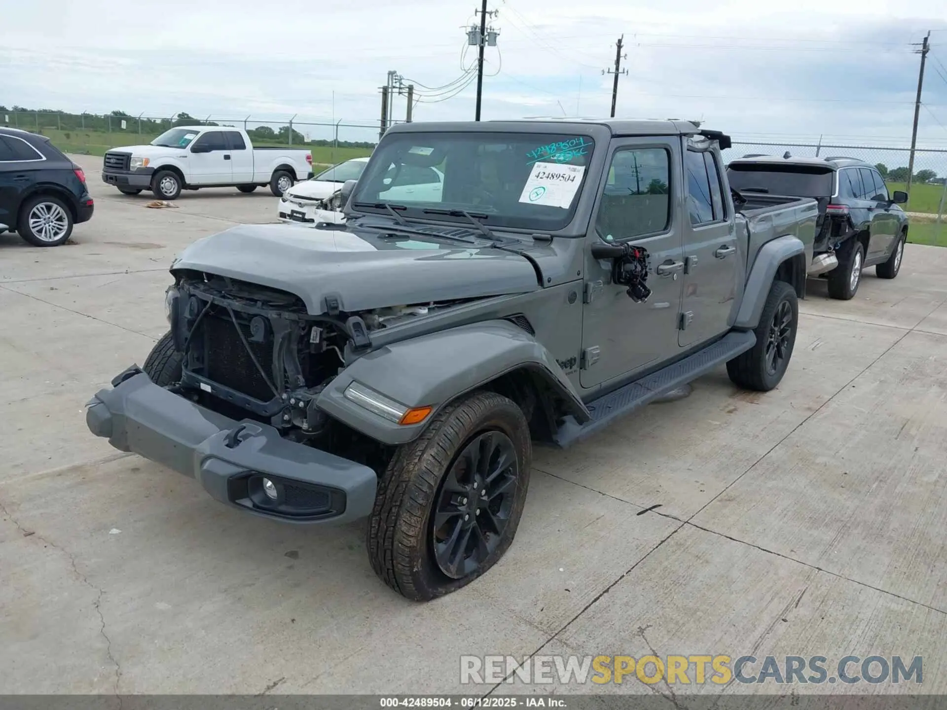 2 Photograph of a damaged car 1C6HJTFG1PL542536 JEEP GLADIATOR 2023