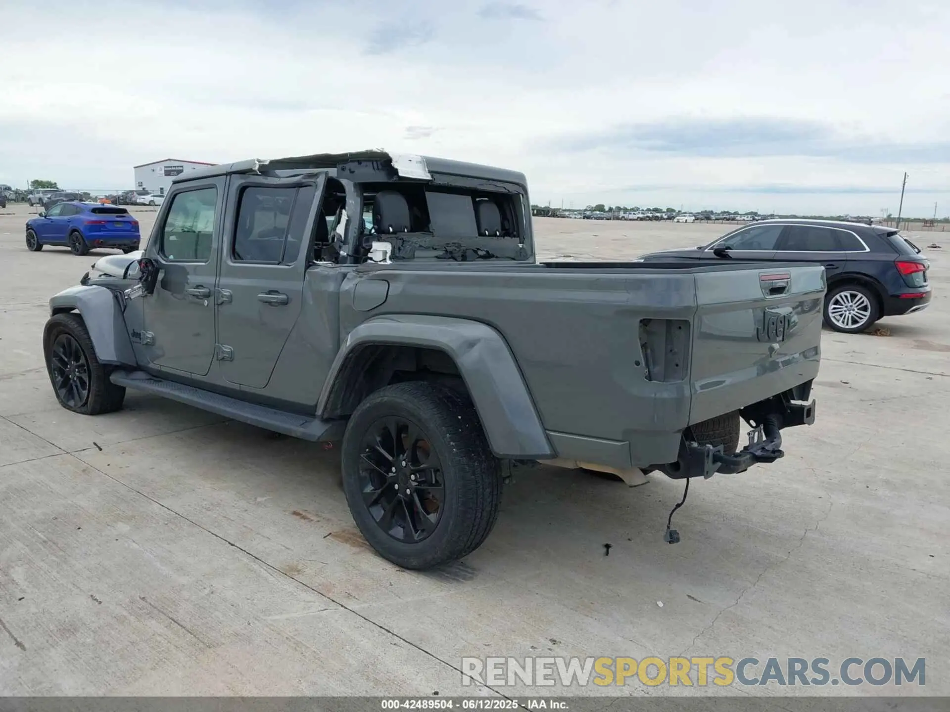 3 Photograph of a damaged car 1C6HJTFG1PL542536 JEEP GLADIATOR 2023