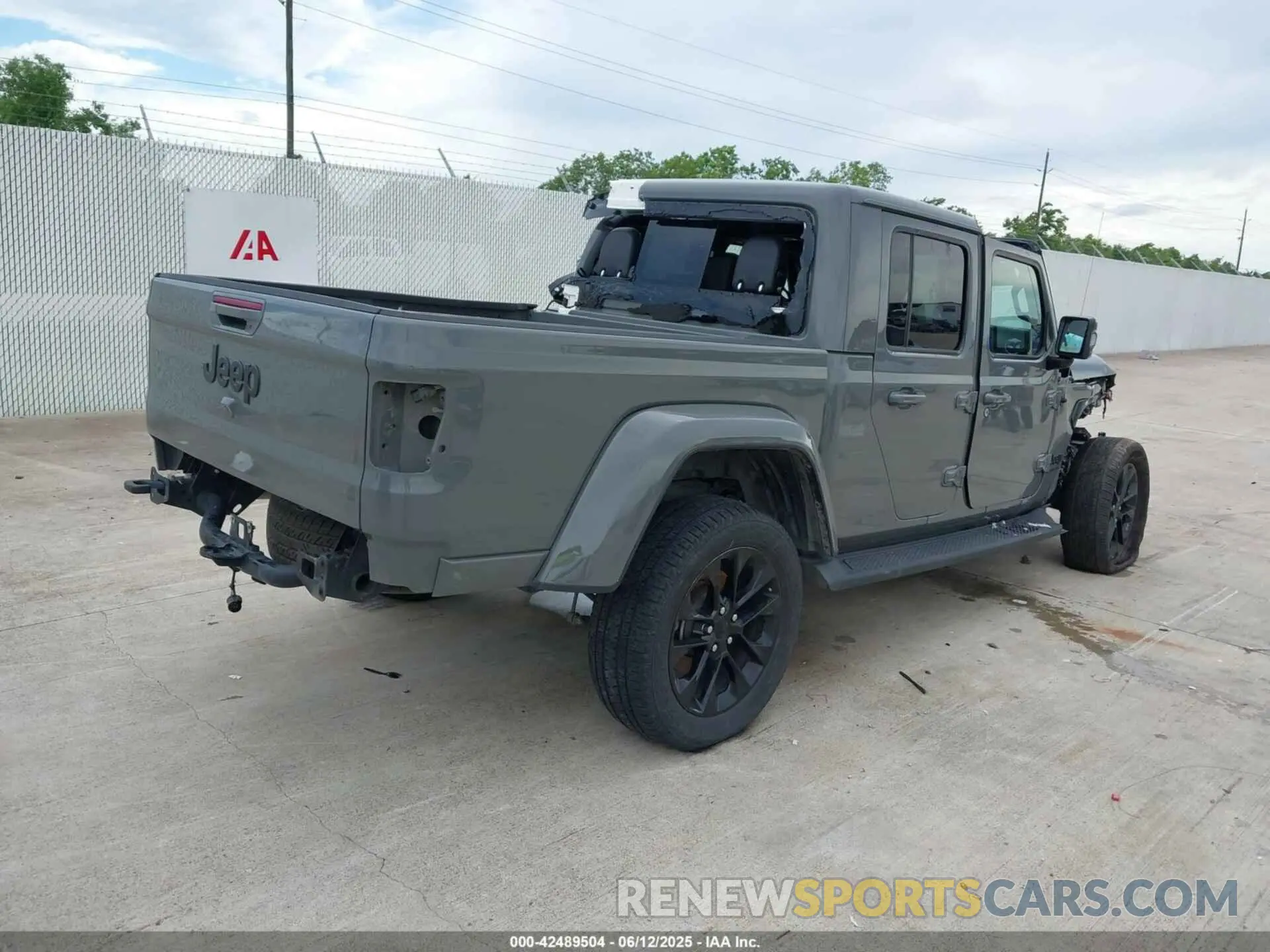 4 Photograph of a damaged car 1C6HJTFG1PL542536 JEEP GLADIATOR 2023