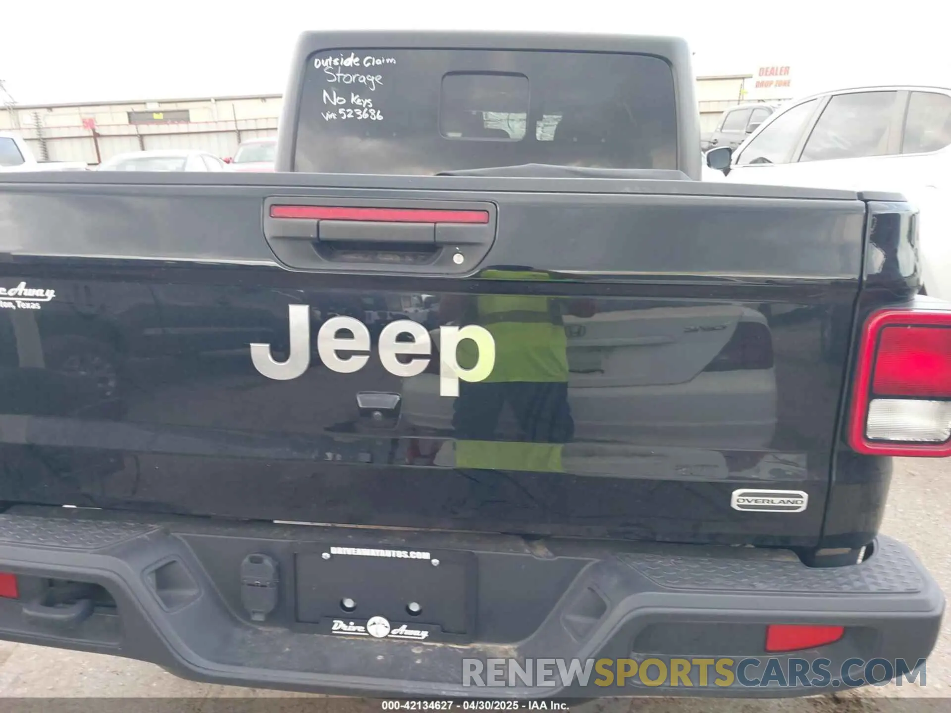 15 Photograph of a damaged car 1C6HJTFG2PL523686 JEEP GLADIATOR 2023