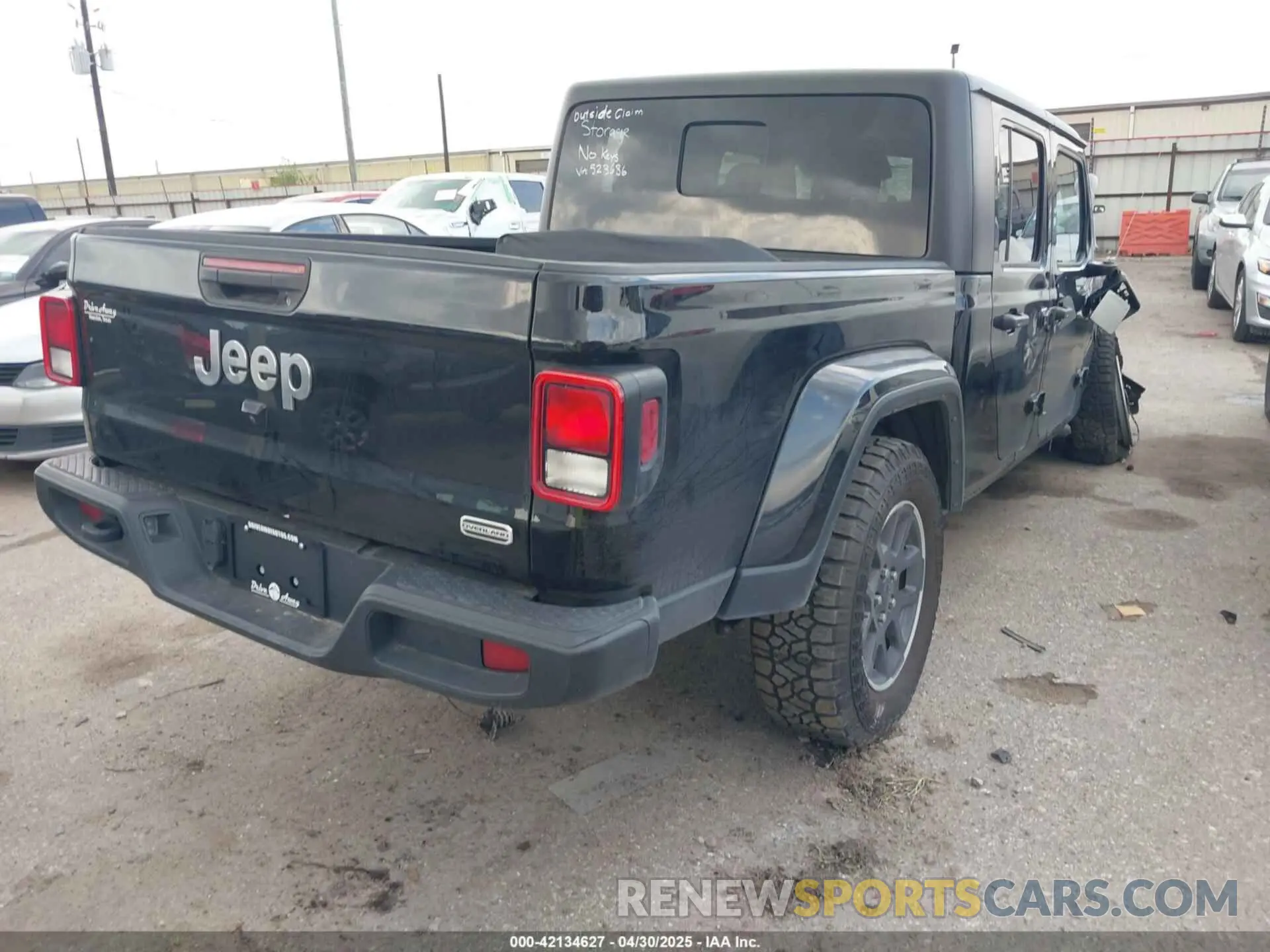4 Photograph of a damaged car 1C6HJTFG2PL523686 JEEP GLADIATOR 2023