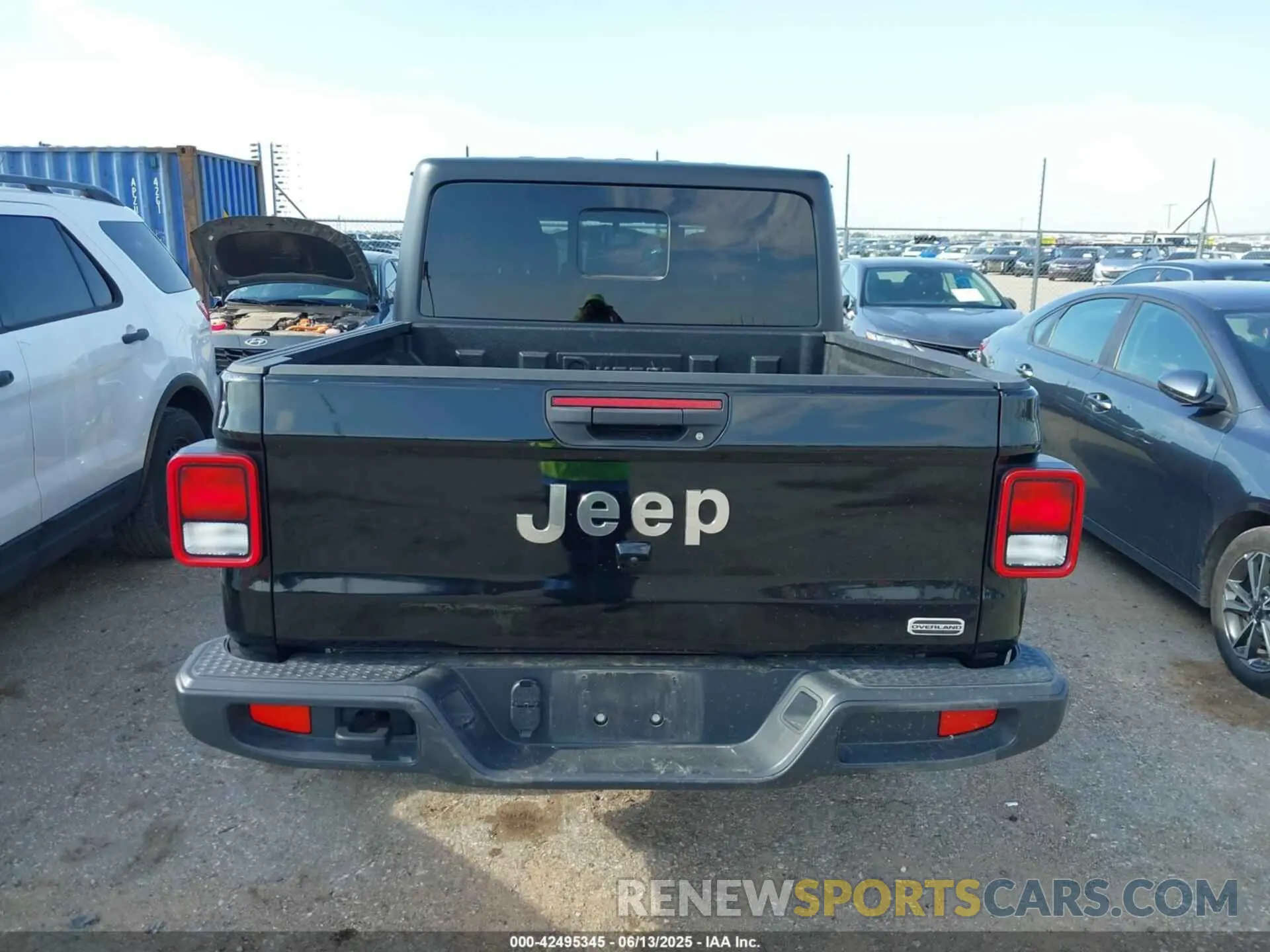 16 Photograph of a damaged car 1C6HJTFG2PL552850 JEEP GLADIATOR 2023