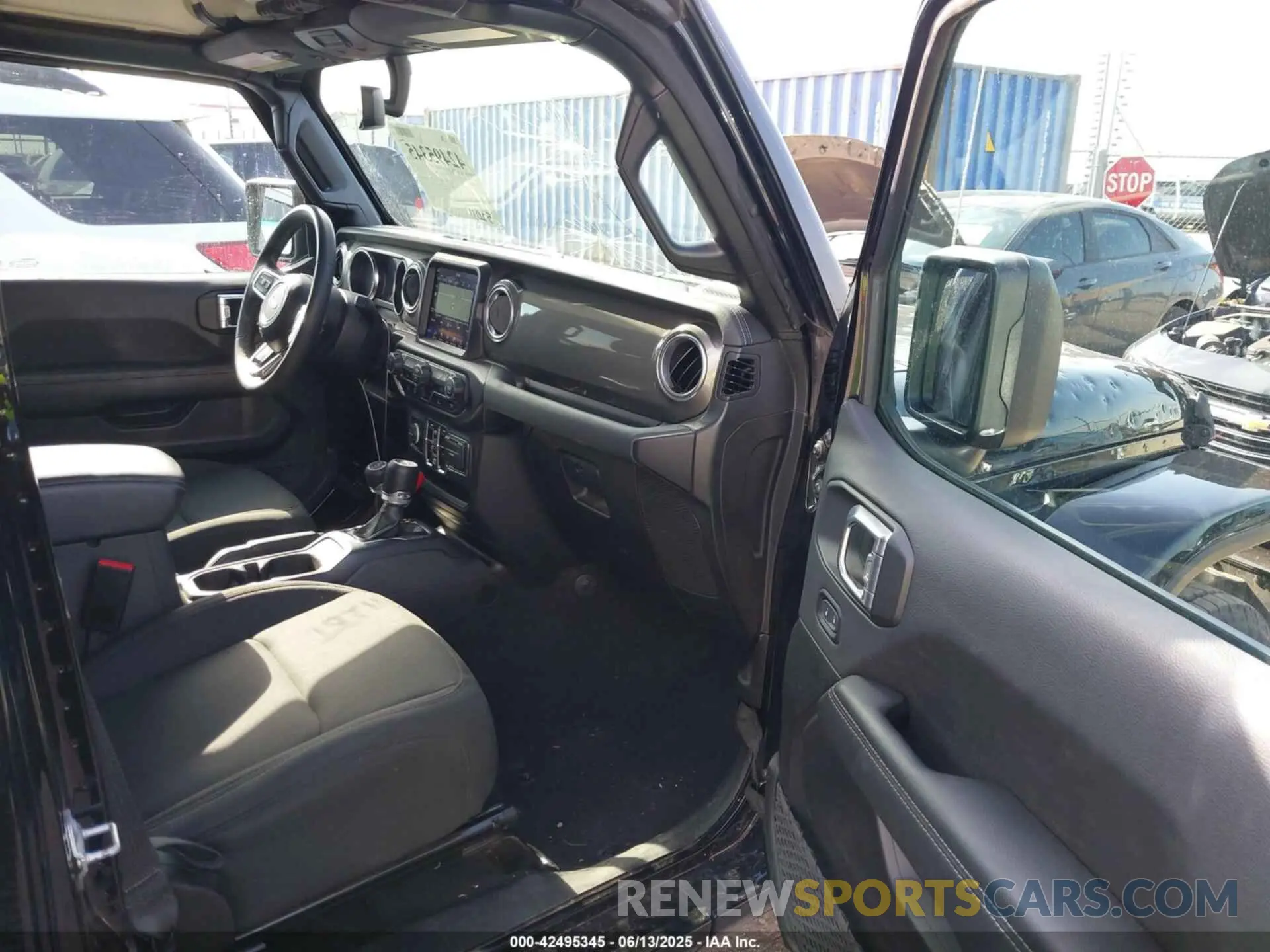 5 Photograph of a damaged car 1C6HJTFG2PL552850 JEEP GLADIATOR 2023