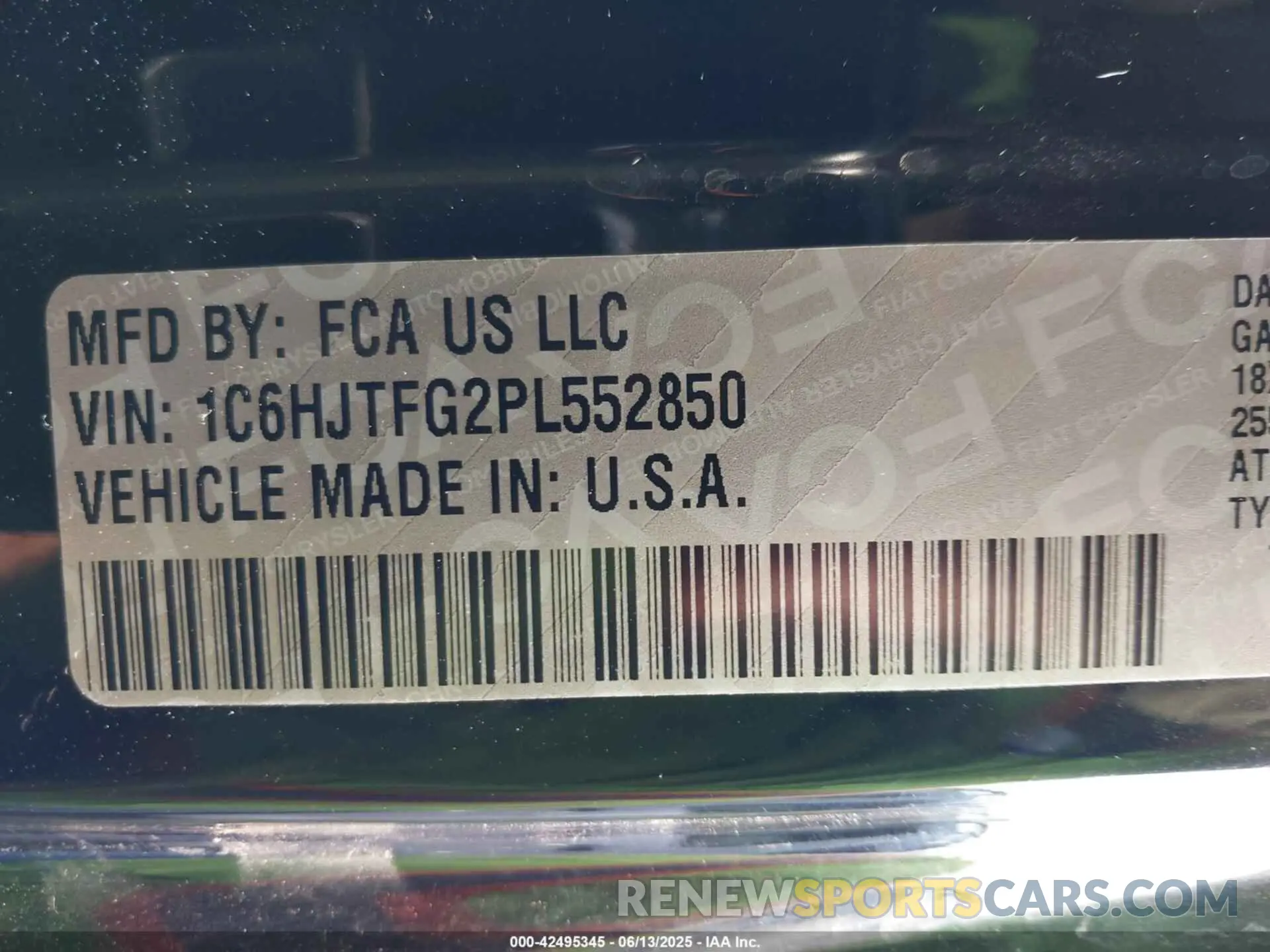 9 Photograph of a damaged car 1C6HJTFG2PL552850 JEEP GLADIATOR 2023