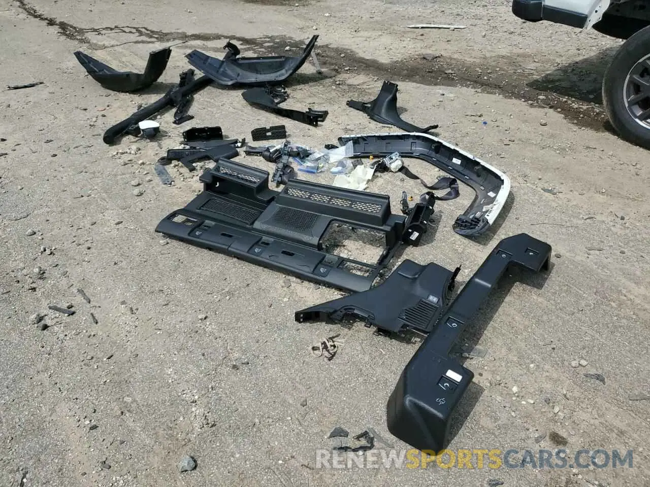12 Photograph of a damaged car 1C6HJTFG4PL566037 JEEP GLADIATOR 2023
