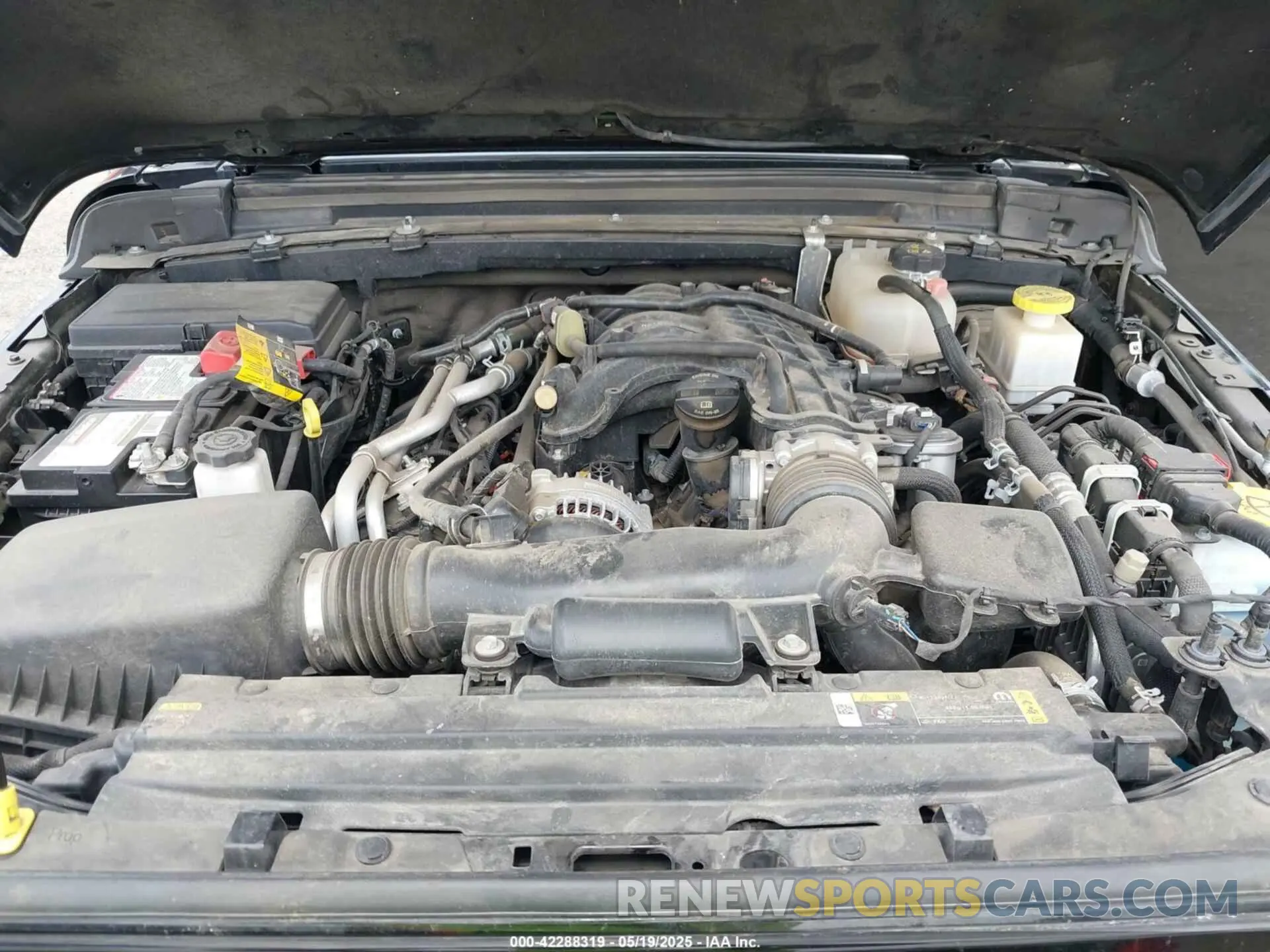 10 Photograph of a damaged car 1C6HJTFG5PL552826 JEEP GLADIATOR 2023
