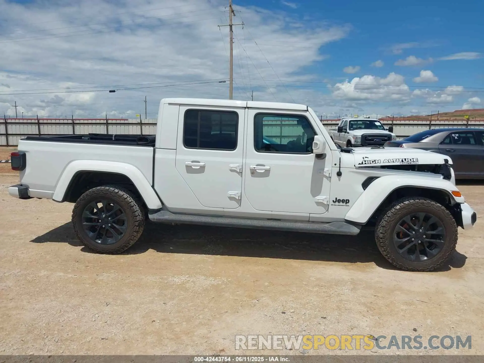 13 Photograph of a damaged car 1C6HJTFG7PL579008 JEEP GLADIATOR 2023