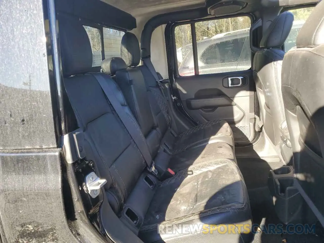 10 Photograph of a damaged car 1C6HJTFG8PL528455 JEEP GLADIATOR 2023