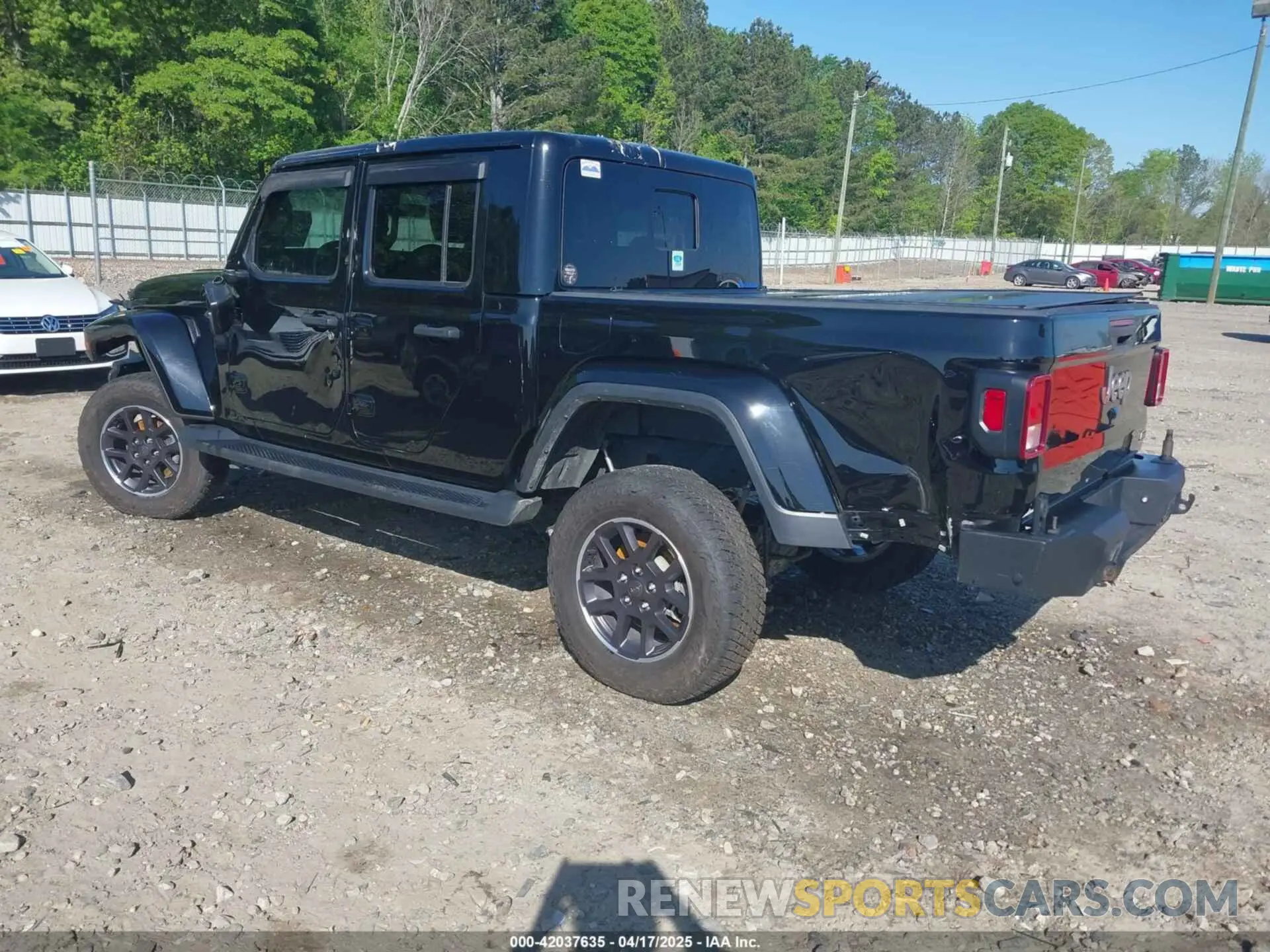 3 Photograph of a damaged car 1C6HJTFG9PL549685 JEEP GLADIATOR 2023
