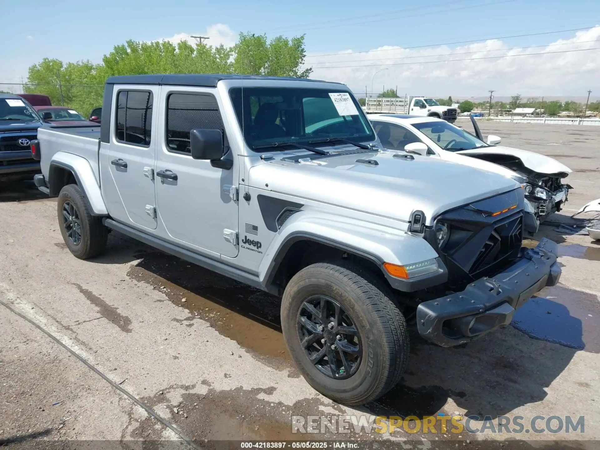 13 Photograph of a damaged car 1C6JJTAG3PL517372 JEEP GLADIATOR 2023