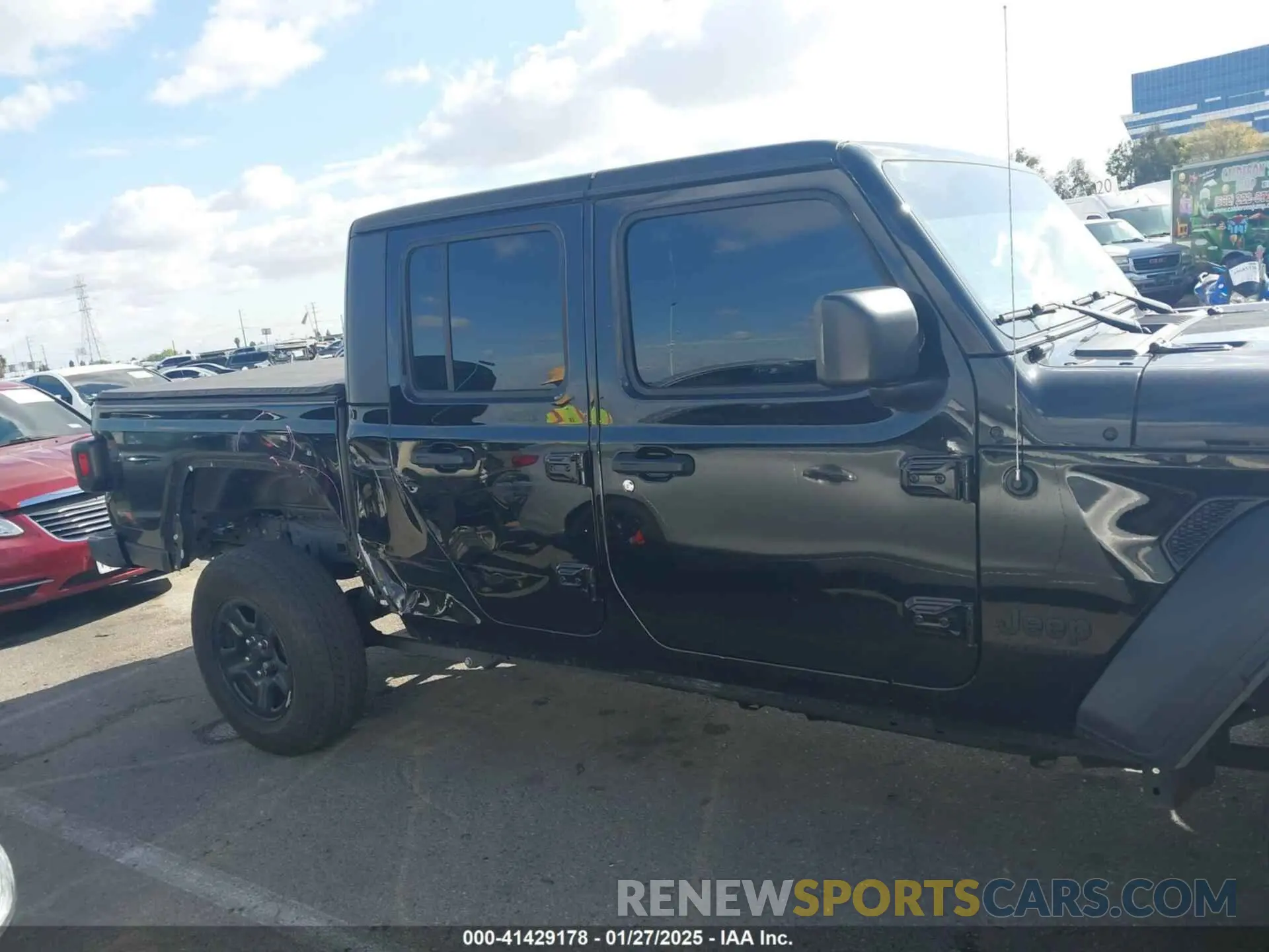 13 Photograph of a damaged car 1C6JJTAG4PL550025 JEEP GLADIATOR 2023