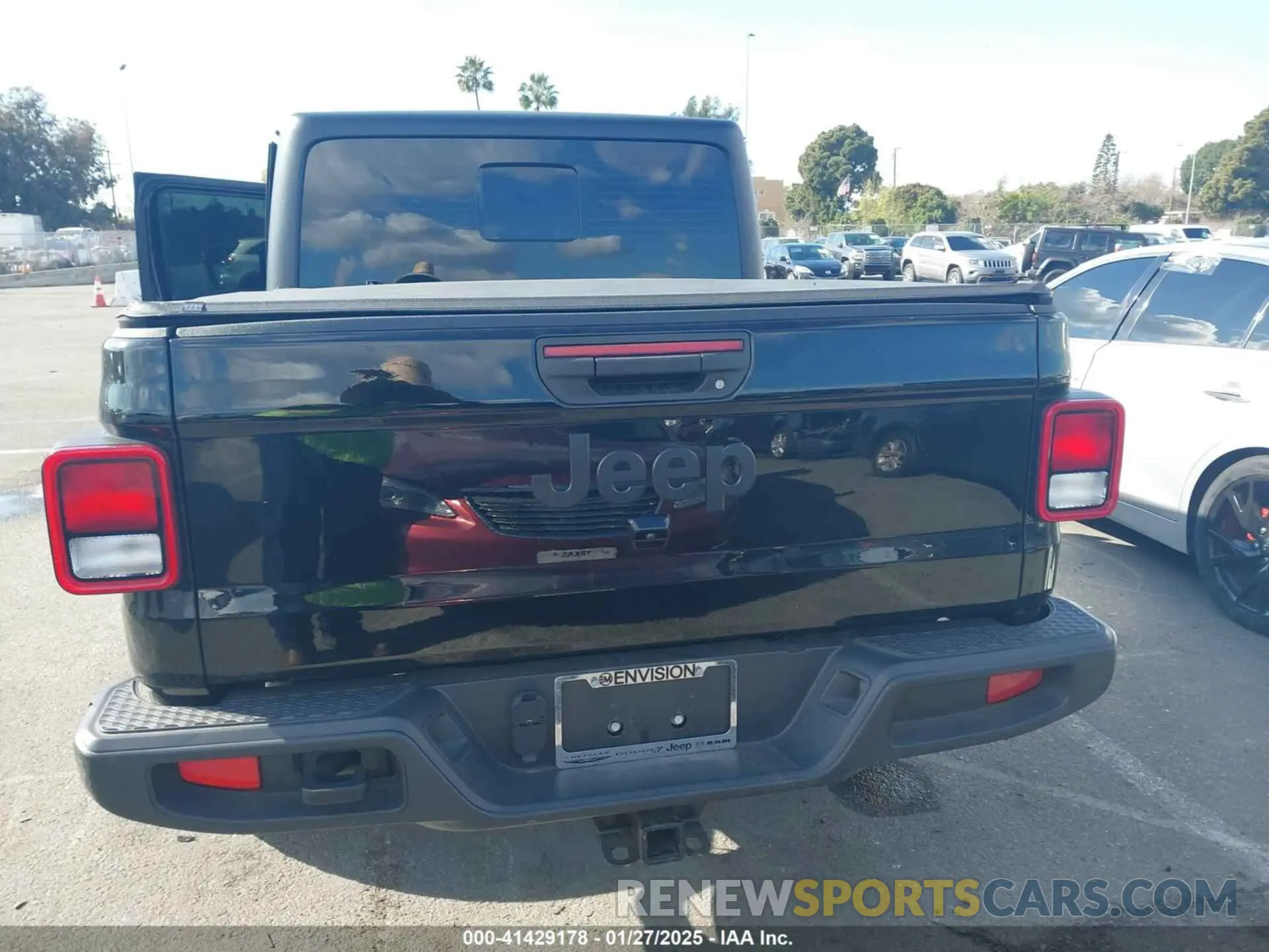 16 Photograph of a damaged car 1C6JJTAG4PL550025 JEEP GLADIATOR 2023