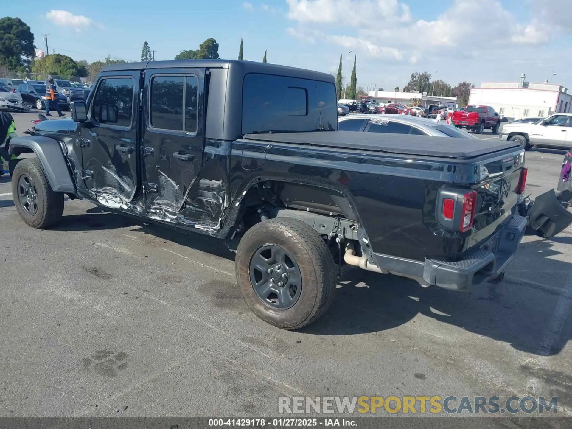 3 Photograph of a damaged car 1C6JJTAG4PL550025 JEEP GLADIATOR 2023