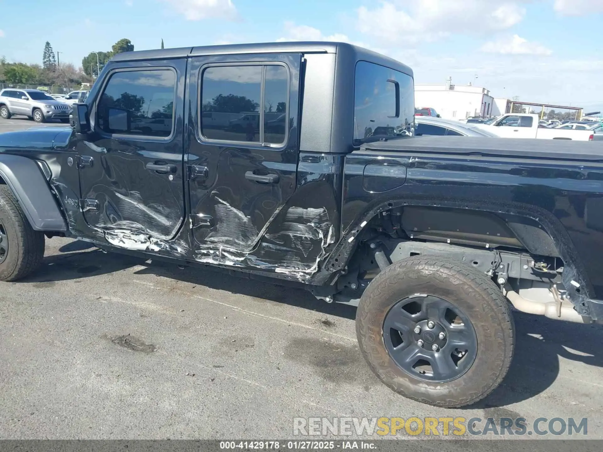 6 Photograph of a damaged car 1C6JJTAG4PL550025 JEEP GLADIATOR 2023