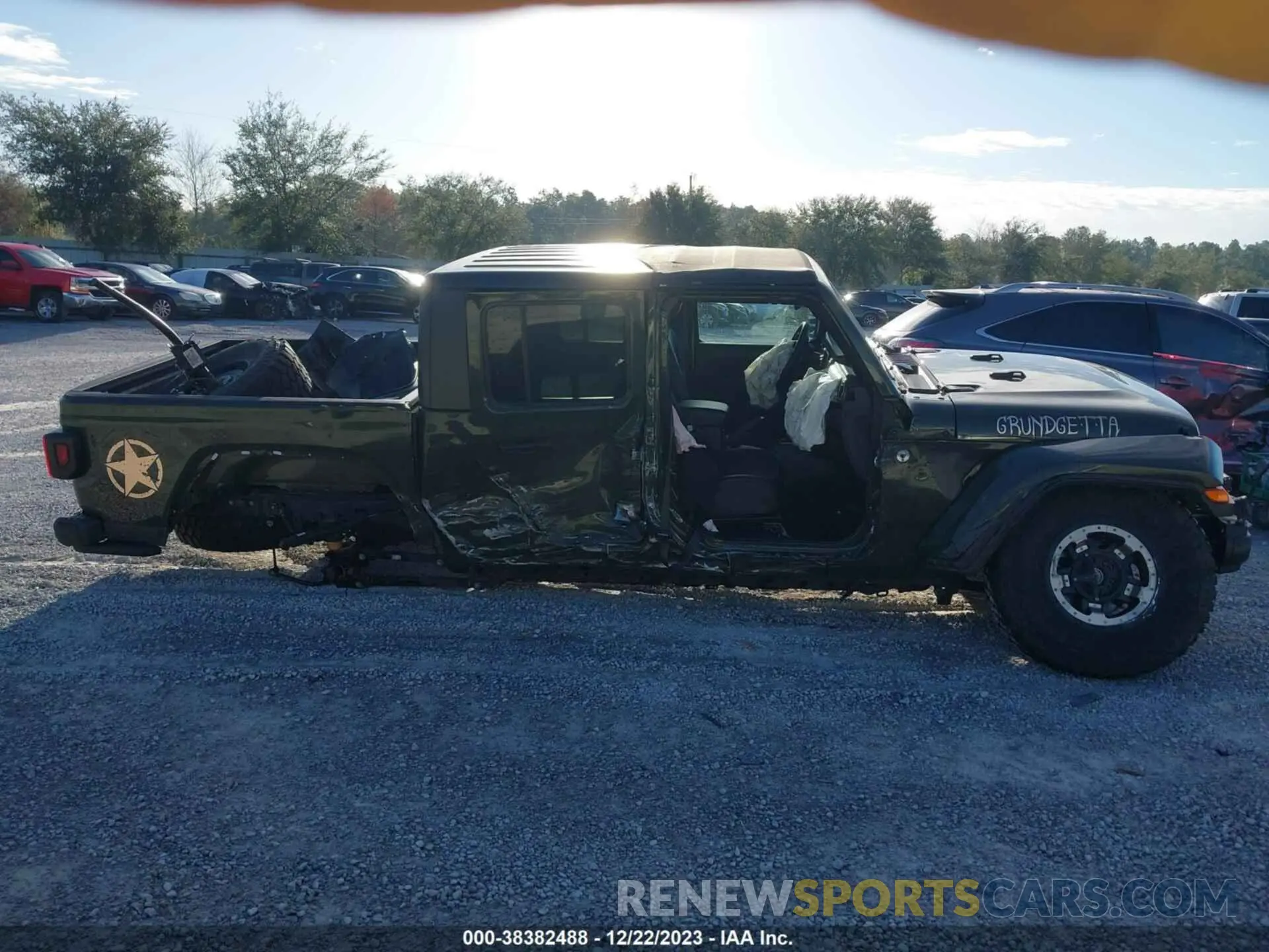 14 Photograph of a damaged car 1C6JJTAG7PL518346 JEEP GLADIATOR 2023