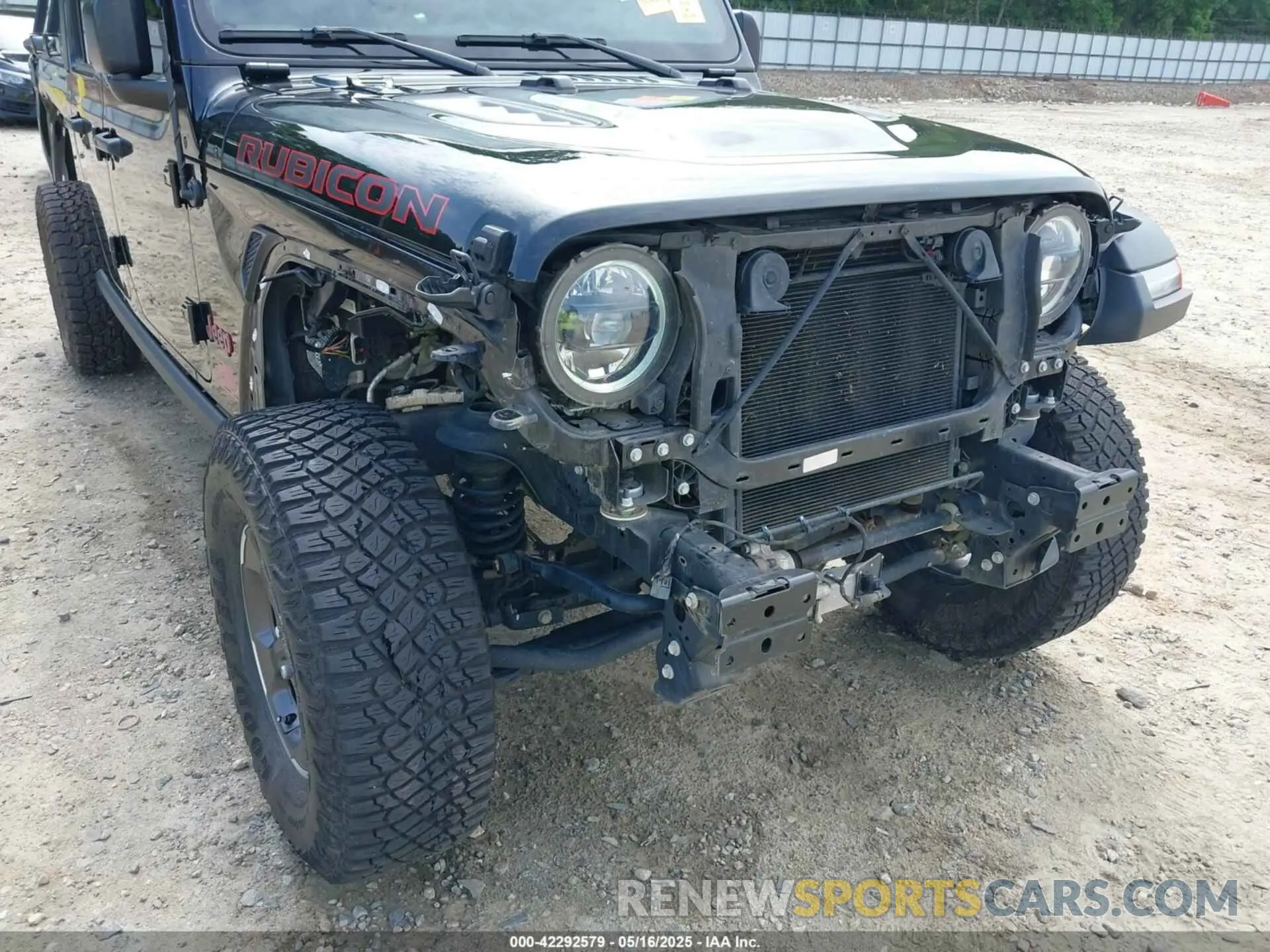 18 Photograph of a damaged car 1C6JJTBG2PL572717 JEEP GLADIATOR 2023