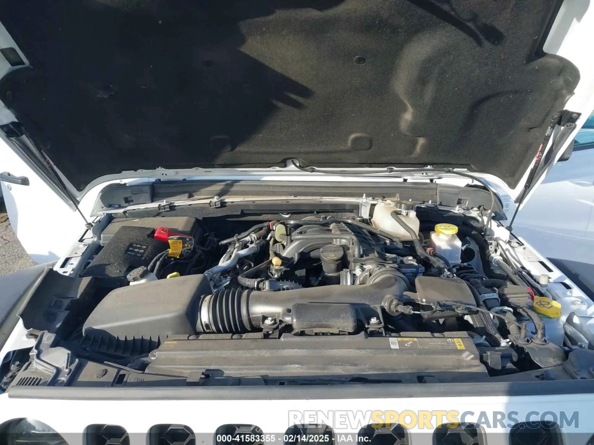 10 Photograph of a damaged car 1C6JJTBG5PL566958 JEEP GLADIATOR 2023